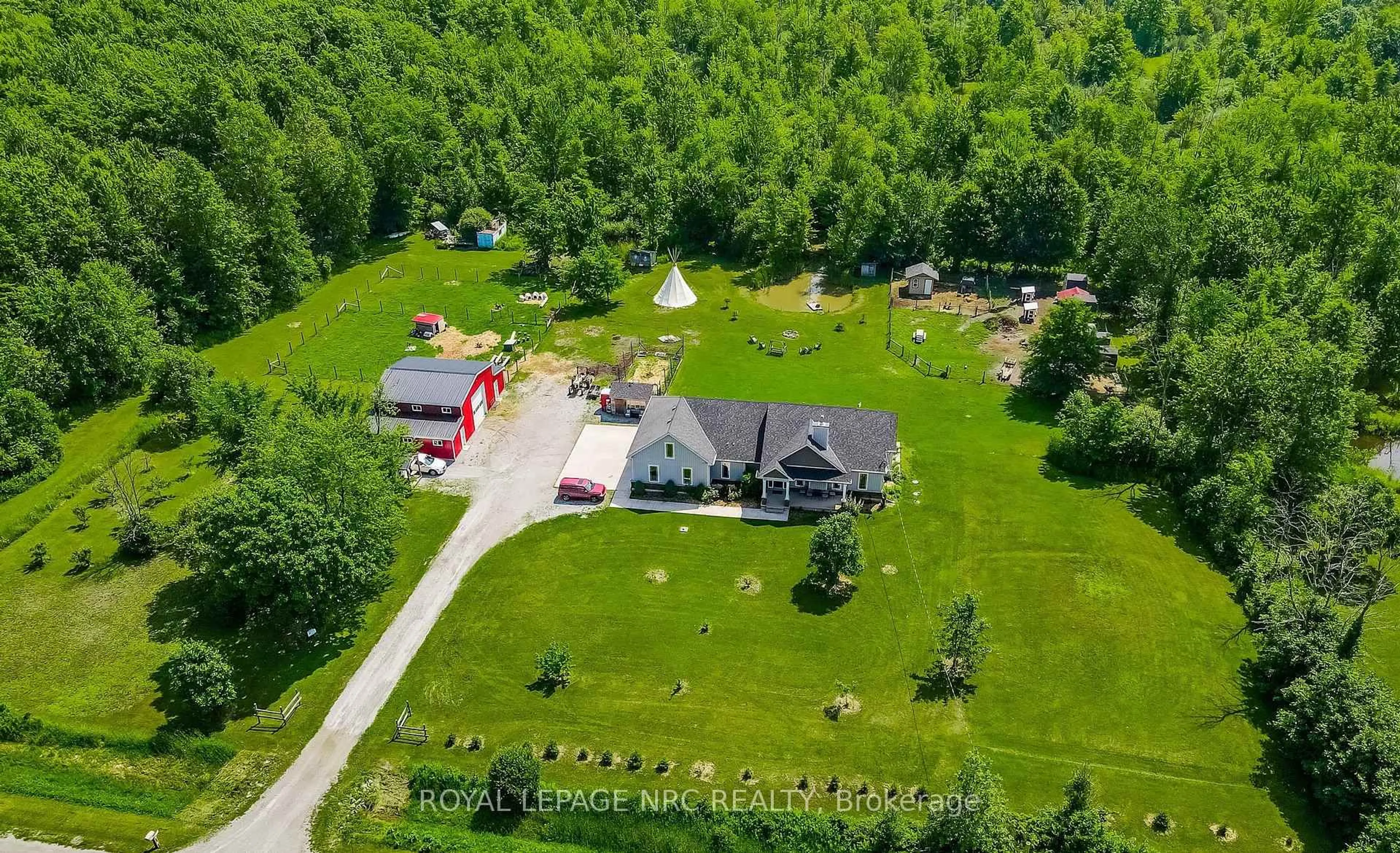 A pic from outside/outdoor area/front of a property/back of a property/a pic from drone, unknown for 4511 Miller Rd, Port Colborne Ontario L3B 5N7