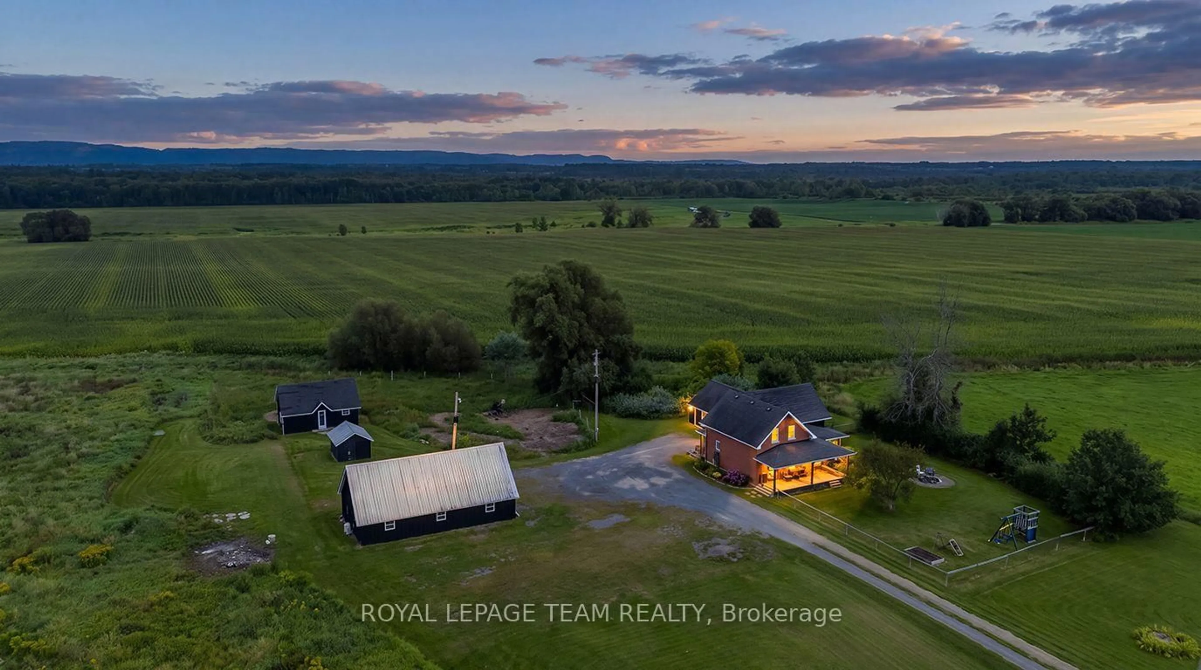 A pic from outside/outdoor area/front of a property/back of a property/a pic from drone, unknown for 3570 Dunrobin Rd, Ottawa Ontario K0A 3M0