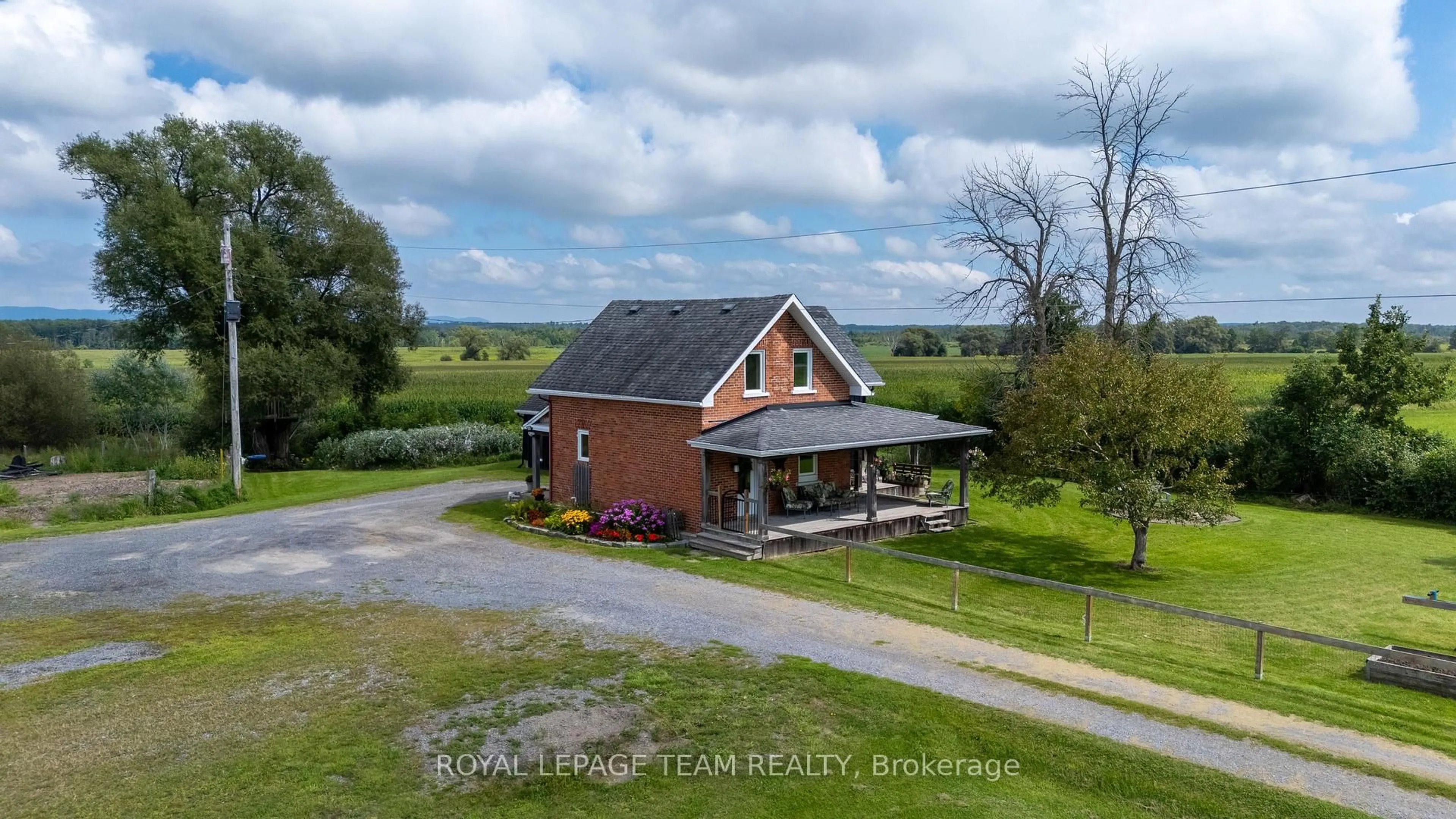 A pic from outside/outdoor area/front of a property/back of a property/a pic from drone, unknown for 3570 Dunrobin Rd, Ottawa Ontario K0A 3M0