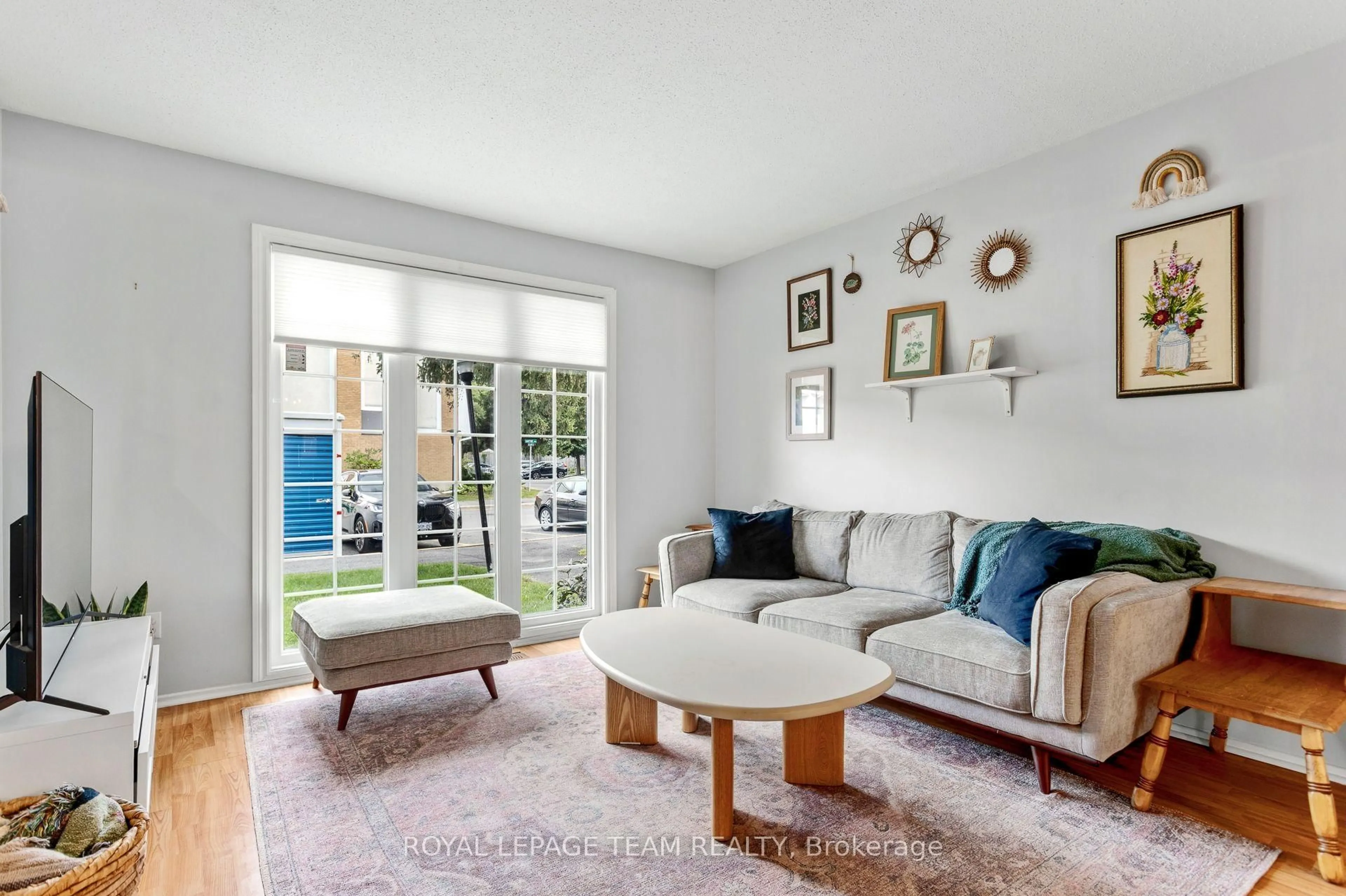 Living room with furniture, unknown for 455 Kintyre Private #455, Ottawa Ontario K2C 3M9