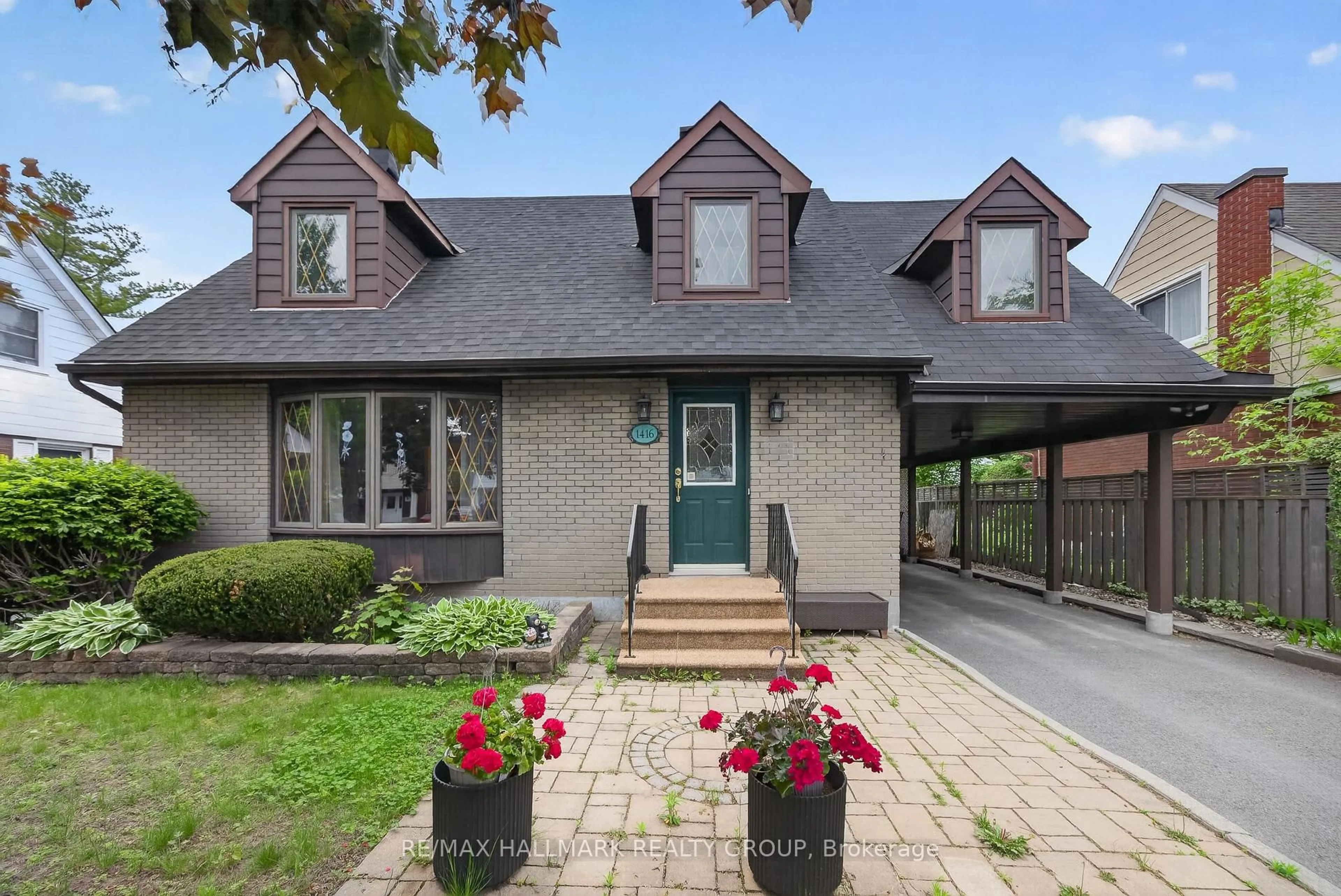 Home with brick exterior material, street for 1416 Woodward Ave, Ottawa Ontario K1Z 7W1