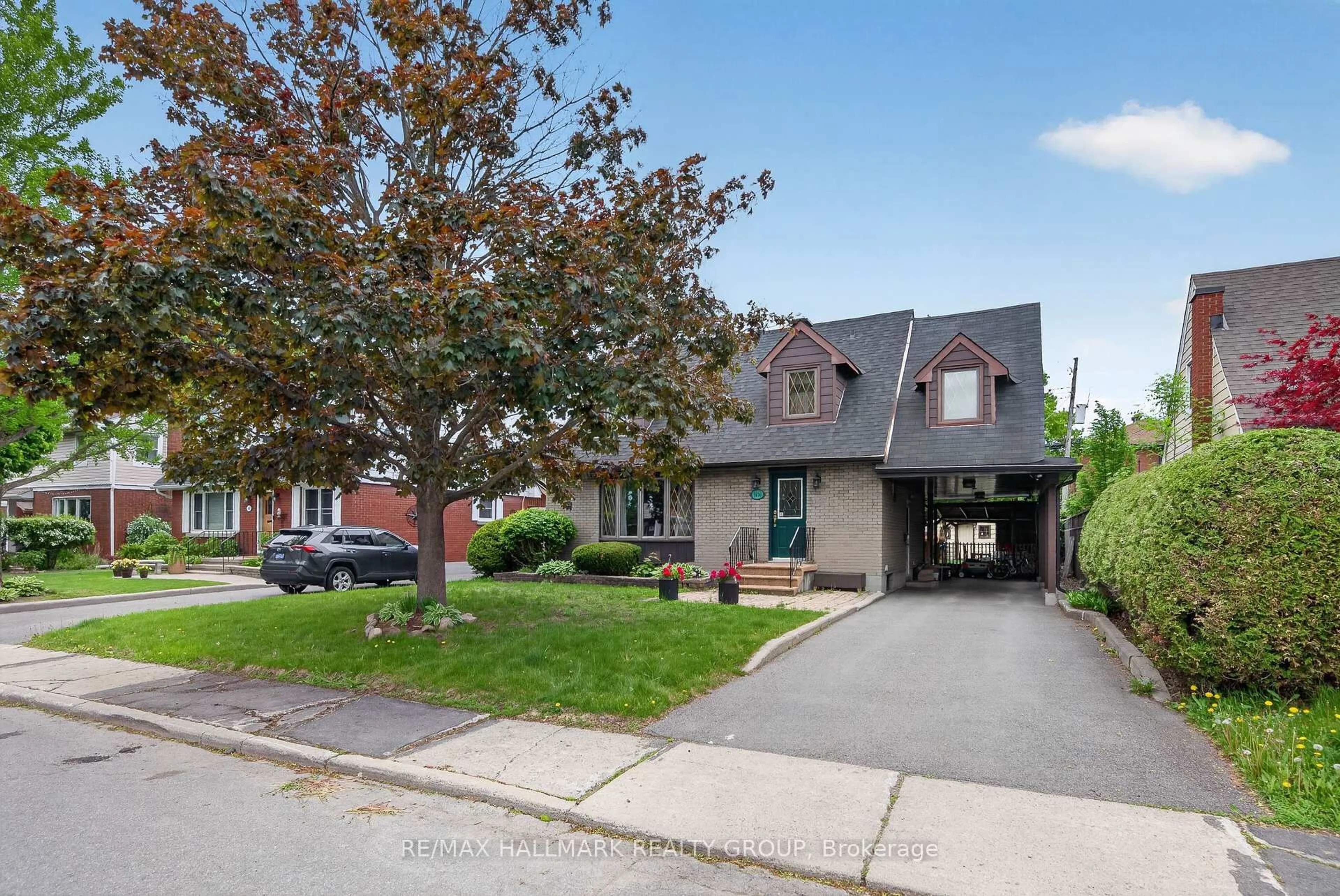 Home with brick exterior material, street for 1416 Woodward Ave, Ottawa Ontario K1Z 7W1
