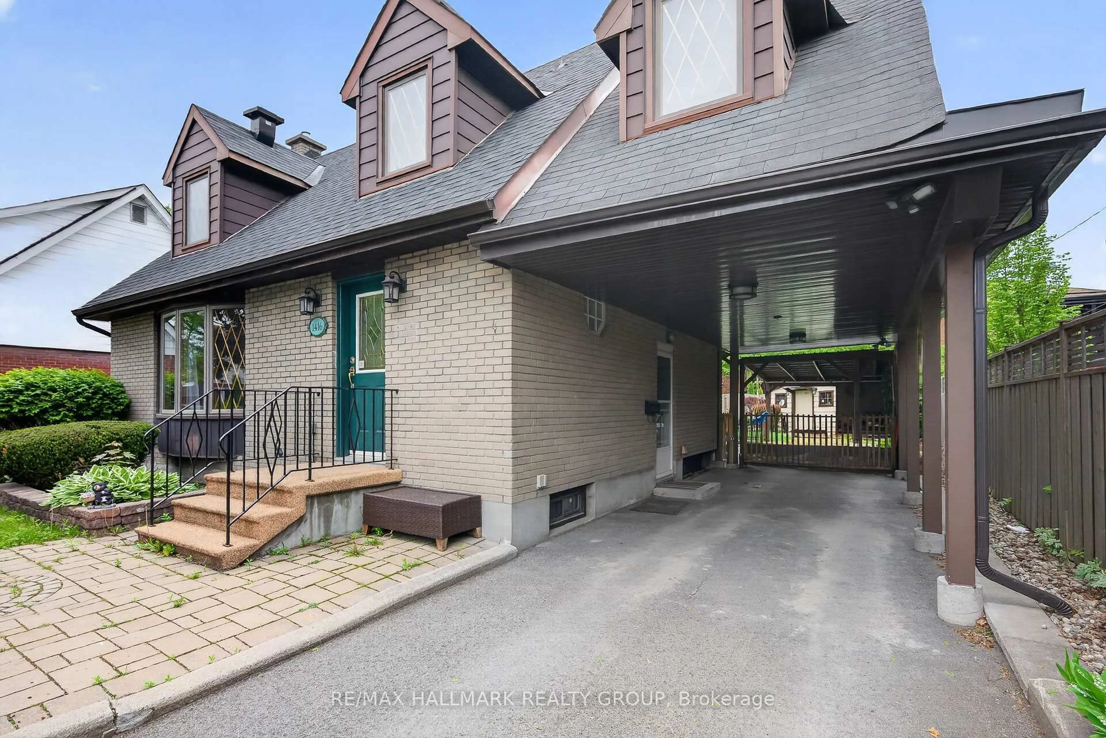 Home with brick exterior material, street for 1416 Woodward Ave, Ottawa Ontario K1Z 7W1