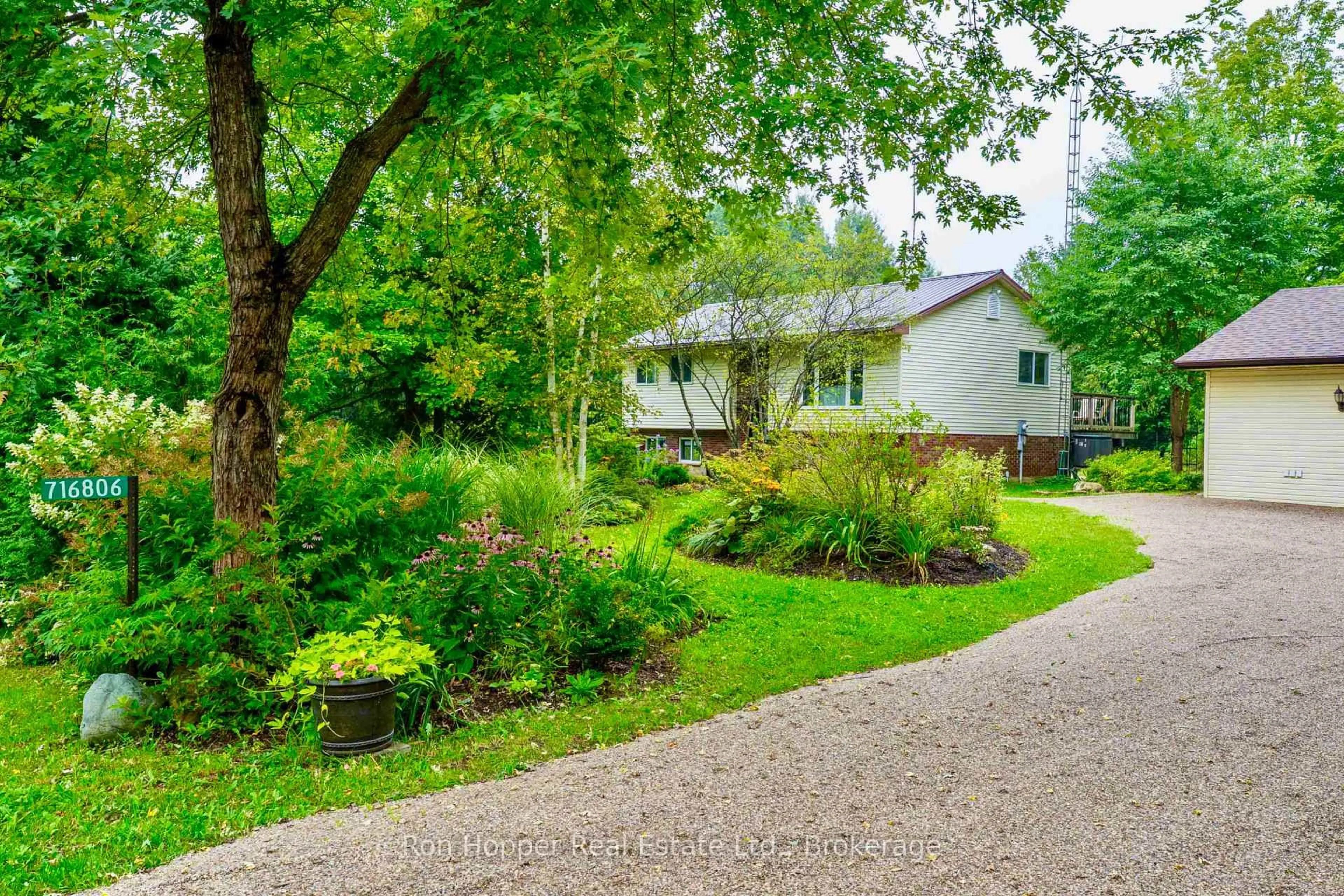 Patio, street for 716806 West Back Line, Chatsworth Ontario N0H 1R0