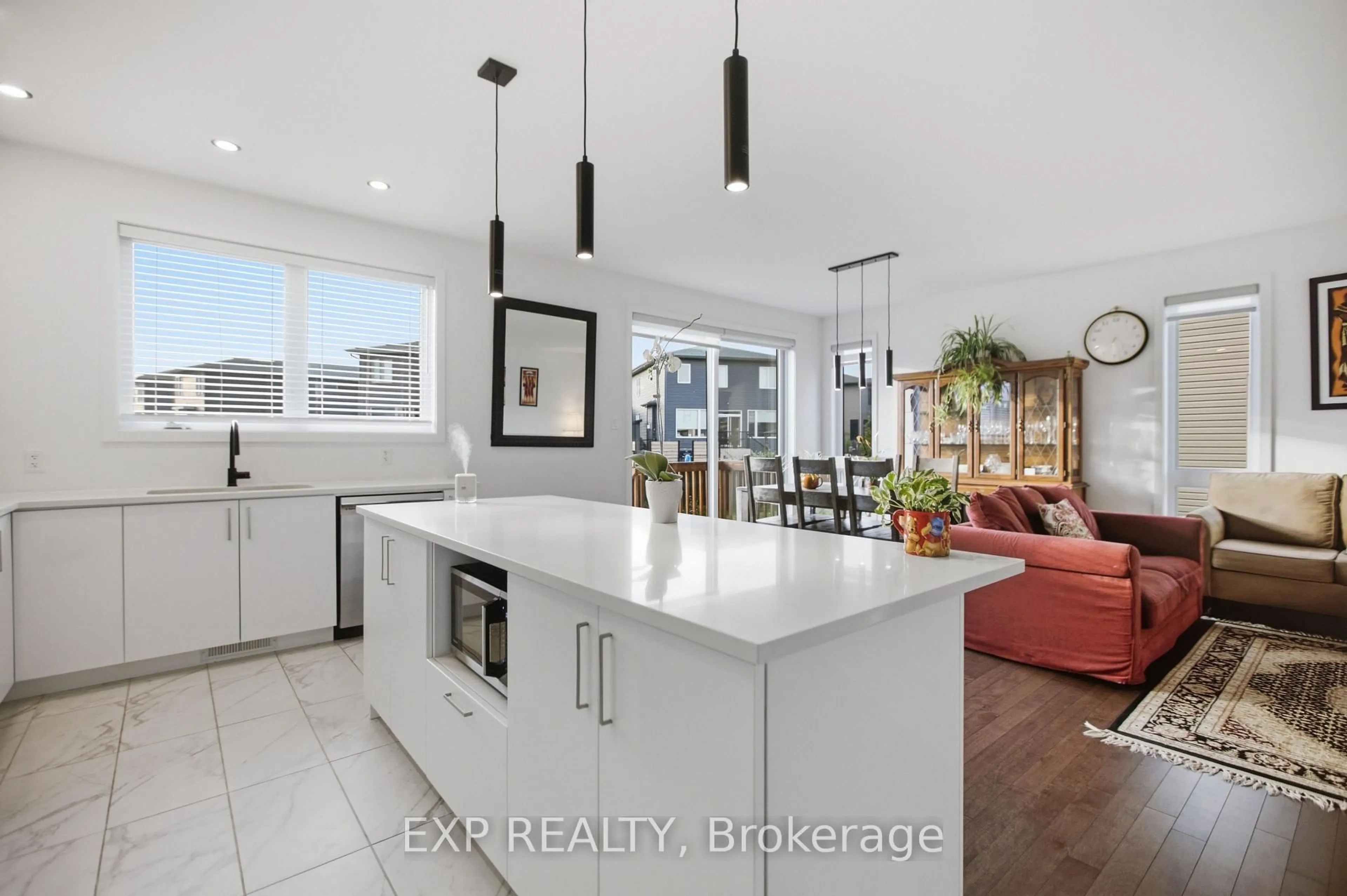 Open concept kitchen, ceramic/tile floor for 99 Rutile St, Clarence-Rockland Ontario K4K 0M9
