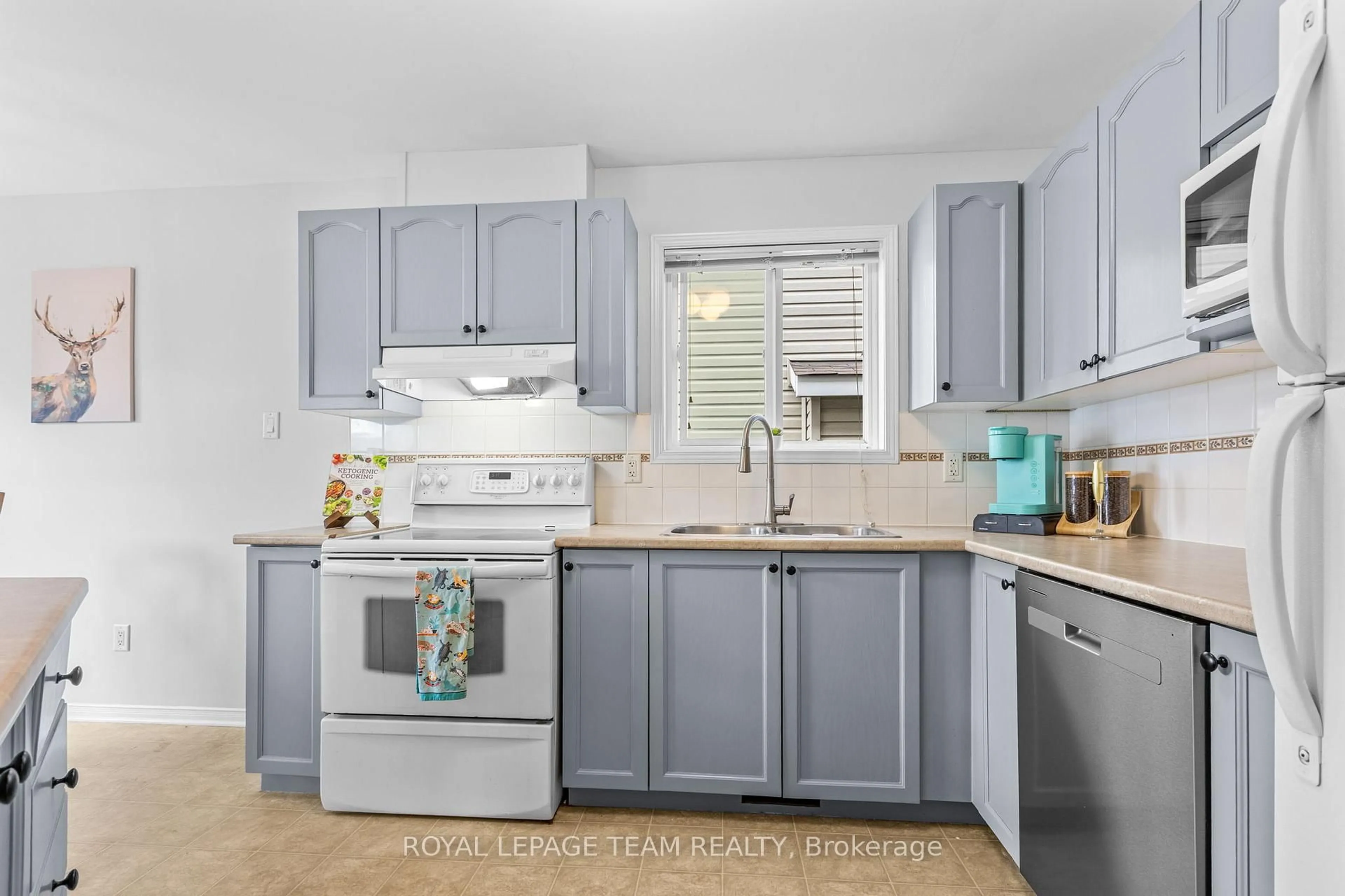 Standard kitchen, ceramic/tile floor for 92 Wolff Cres, Arnprior Ontario K7S 0C1