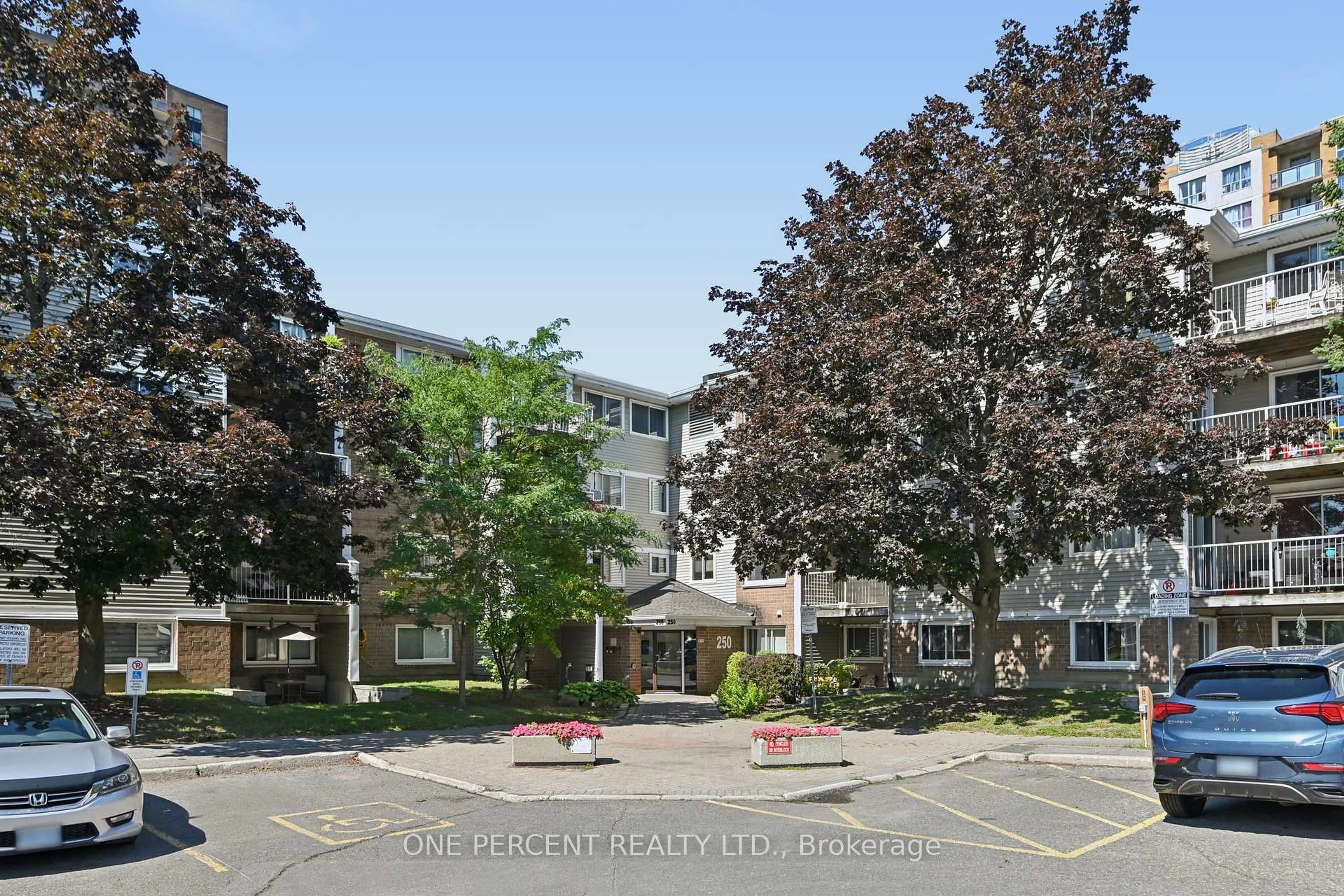 Patio, unknown for 250 Brittany Dr #204, Ottawa Ontario K1K 4M1