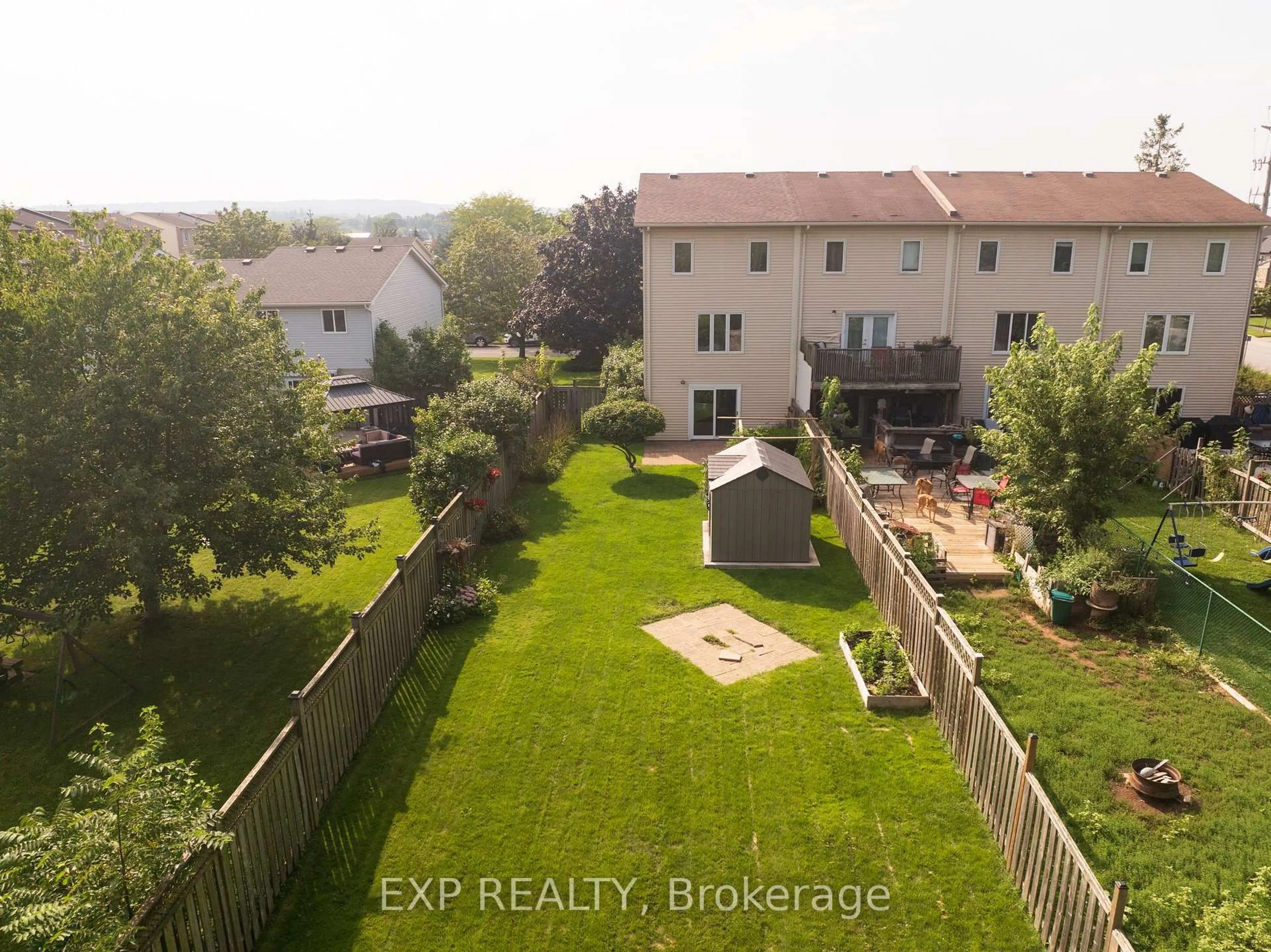 A pic from outside/outdoor area/front of a property/back of a property/a pic from drone, city buildings view from balcony for 4385 Henry Ave, Lincoln Ontario L0R 1B6