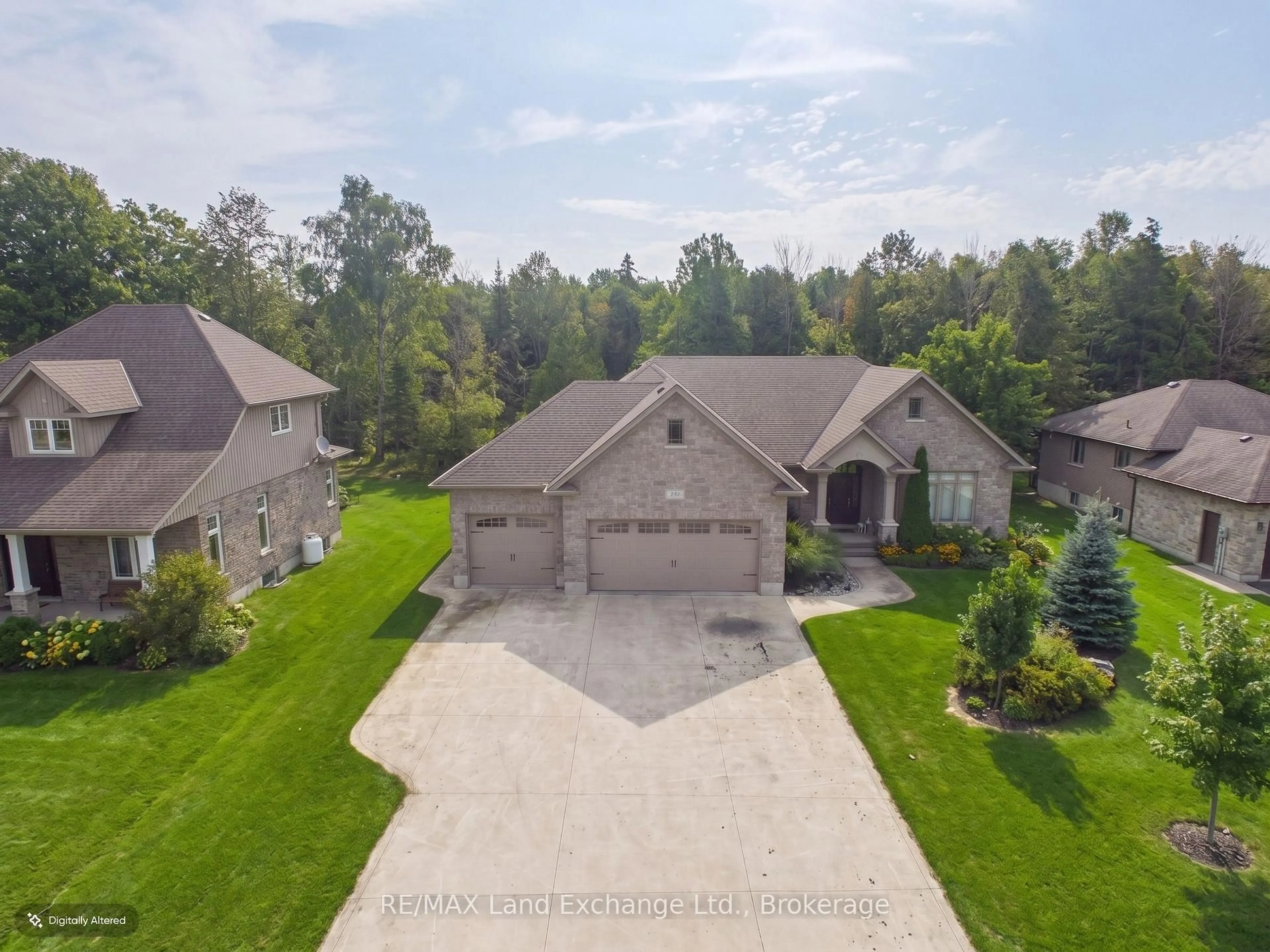 A pic from outside/outdoor area/front of a property/back of a property/a pic from drone, water/lake/river/ocean view for 192 Birchwood Ave, Kincardine Ontario N0G 2T0