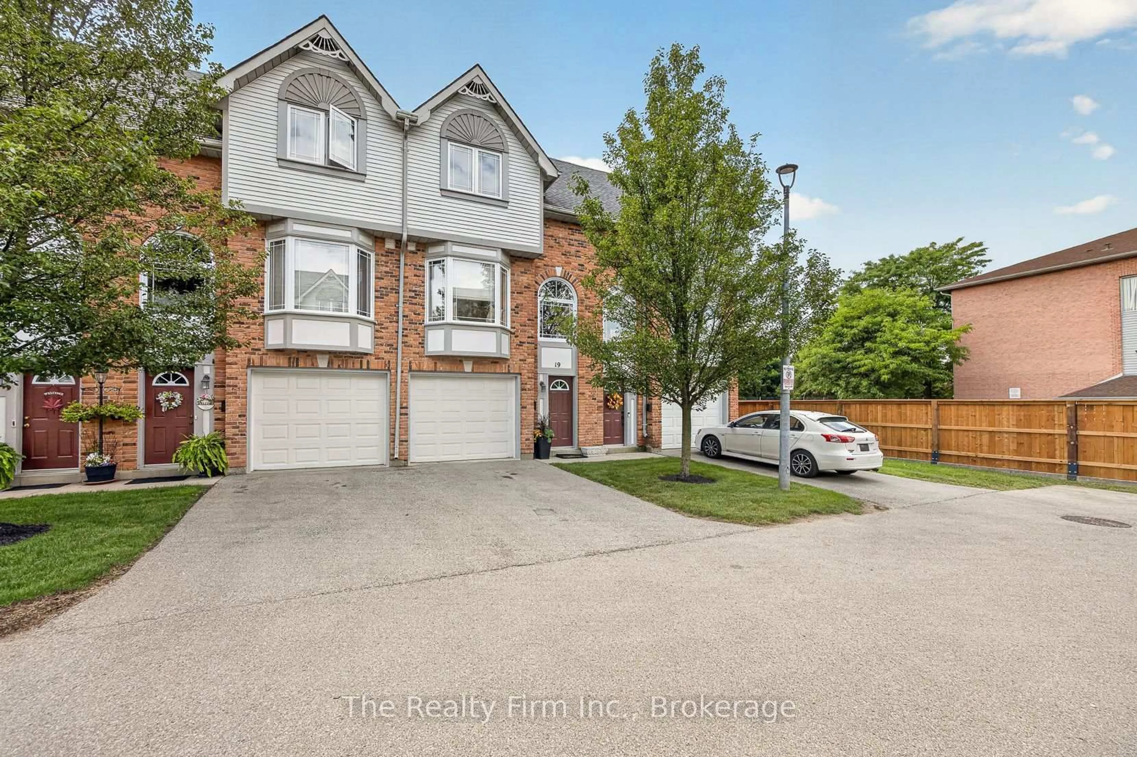 A pic from outside/outdoor area/front of a property/back of a property/a pic from drone, street for 46 Conestoga Rd #19, Woodstock Ontario N4T 1S4