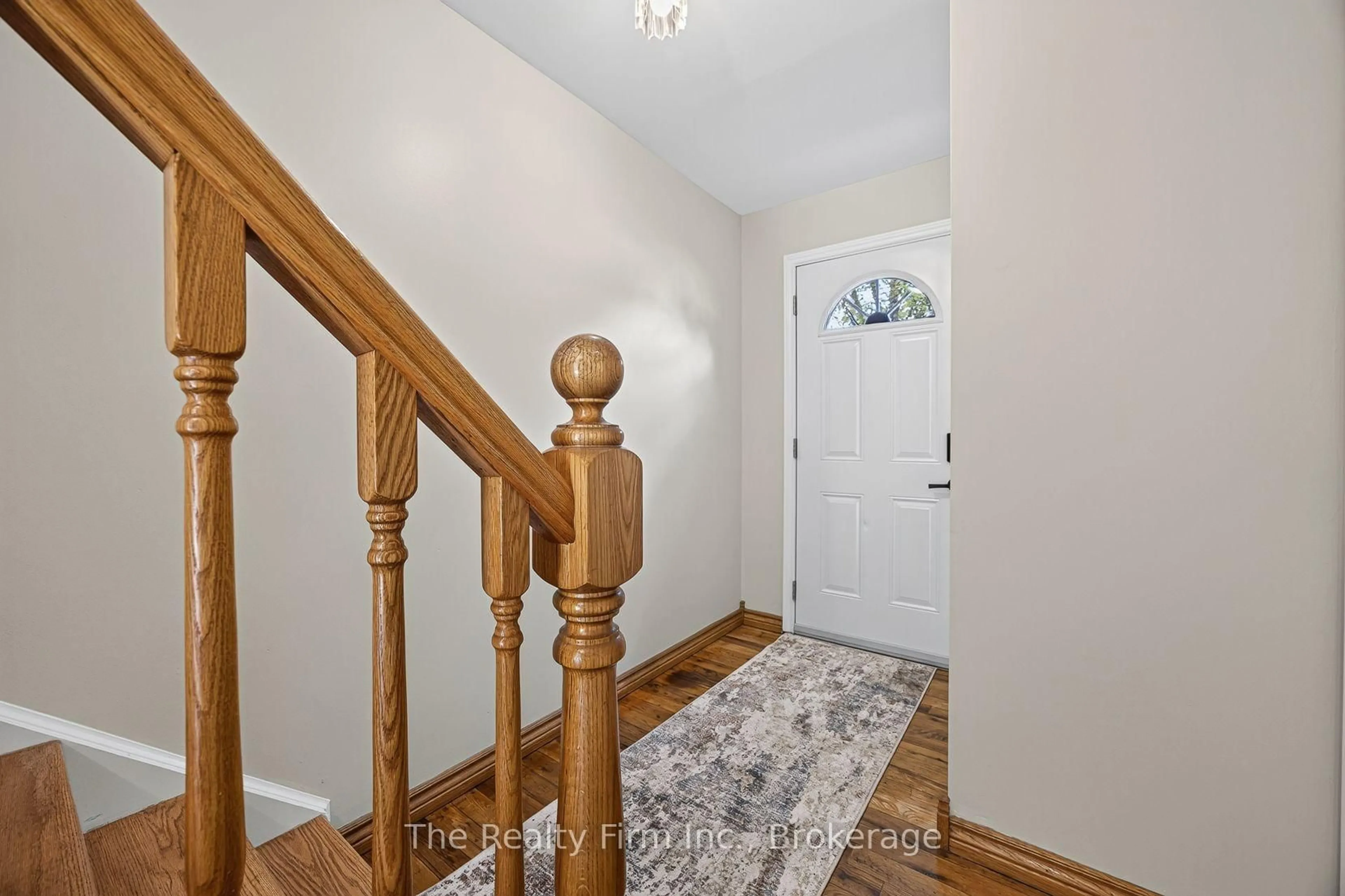 Indoor entryway for 46 Conestoga Rd #19, Woodstock Ontario N4T 1S4