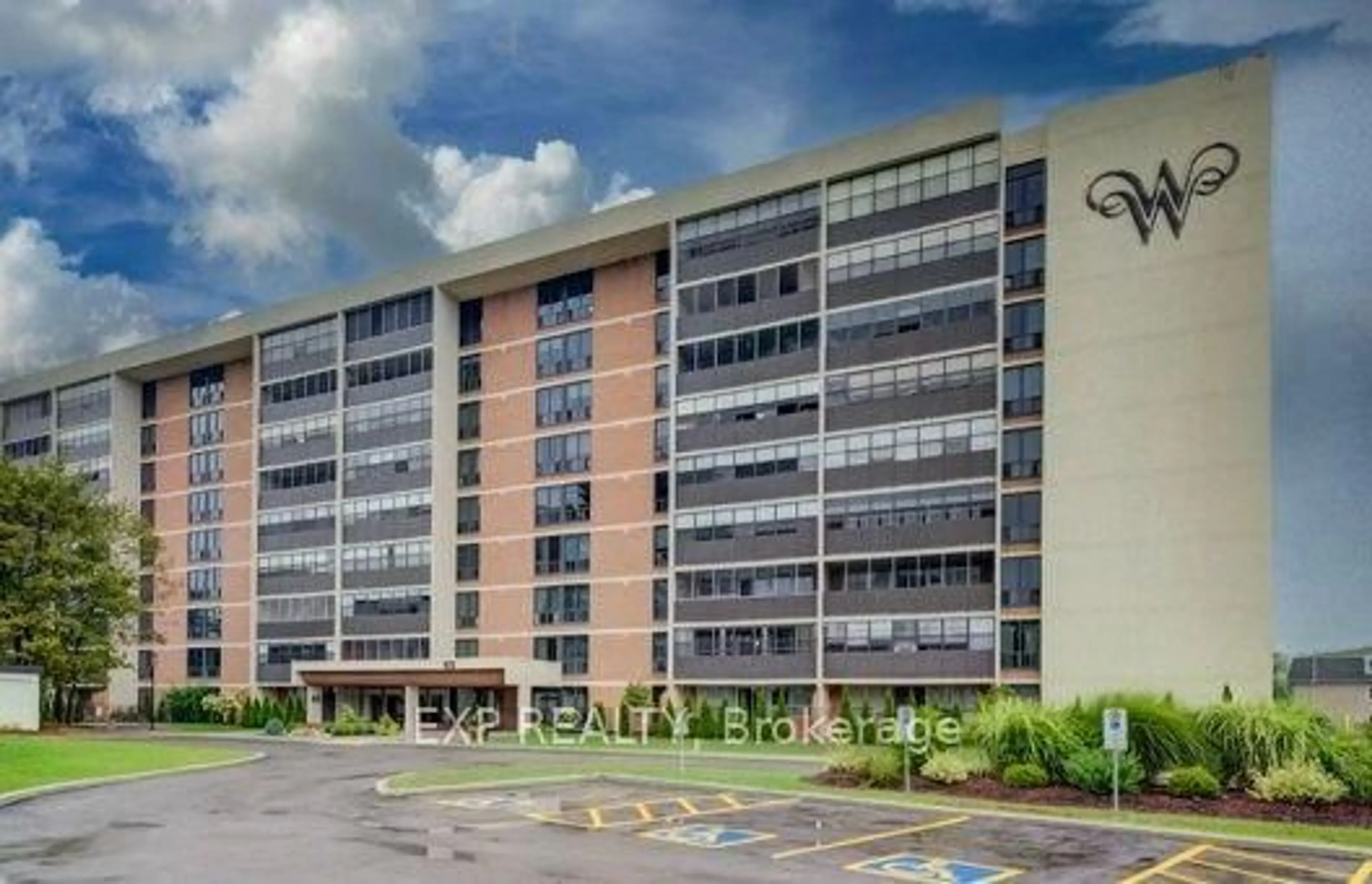 Indoor foyer for 65 Westmount Rd #412, Waterloo Ontario N2L 5G6