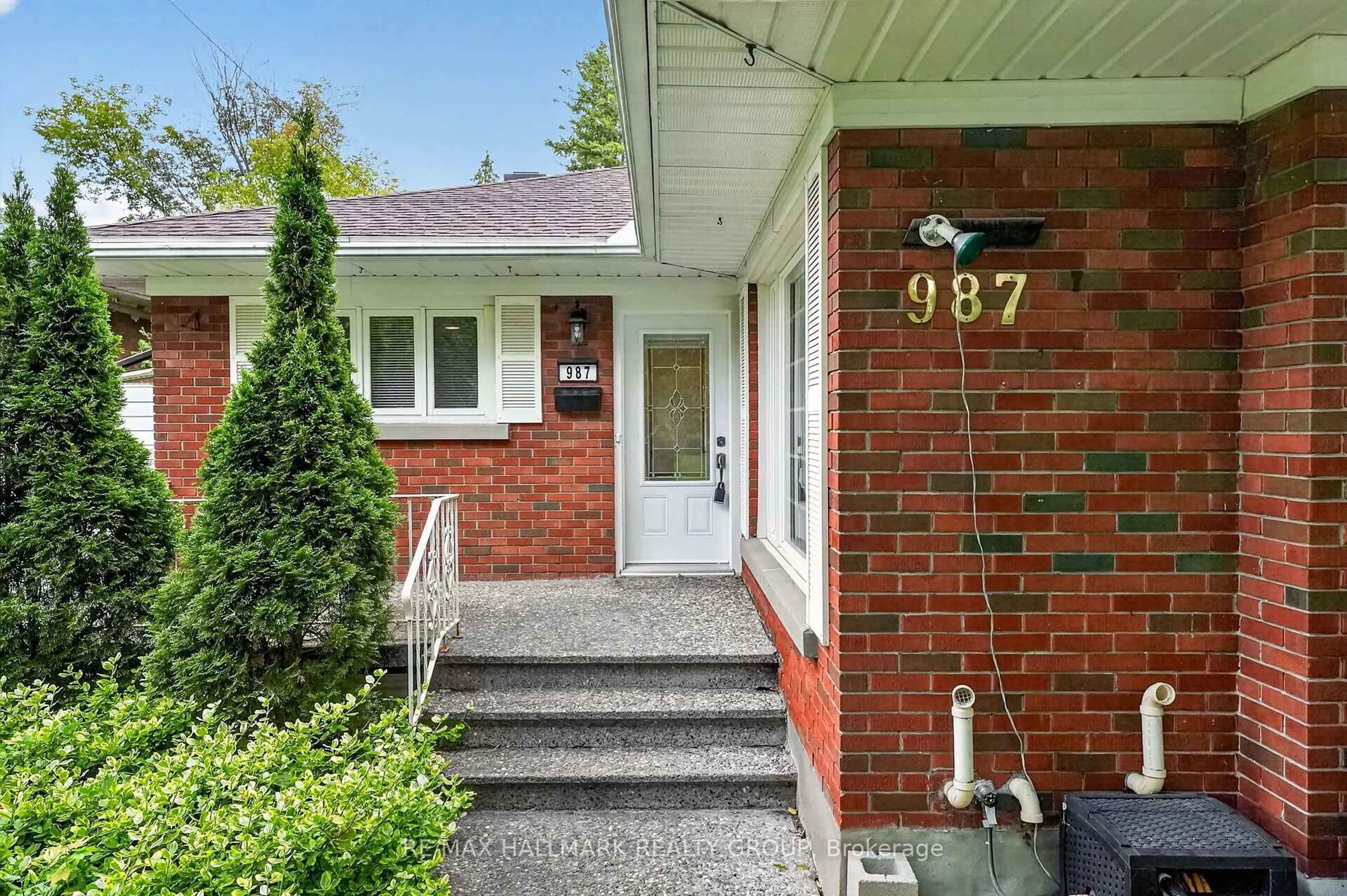 Home with brick exterior material, street for 987 Neville St, Ottawa Ontario K2B 5W1