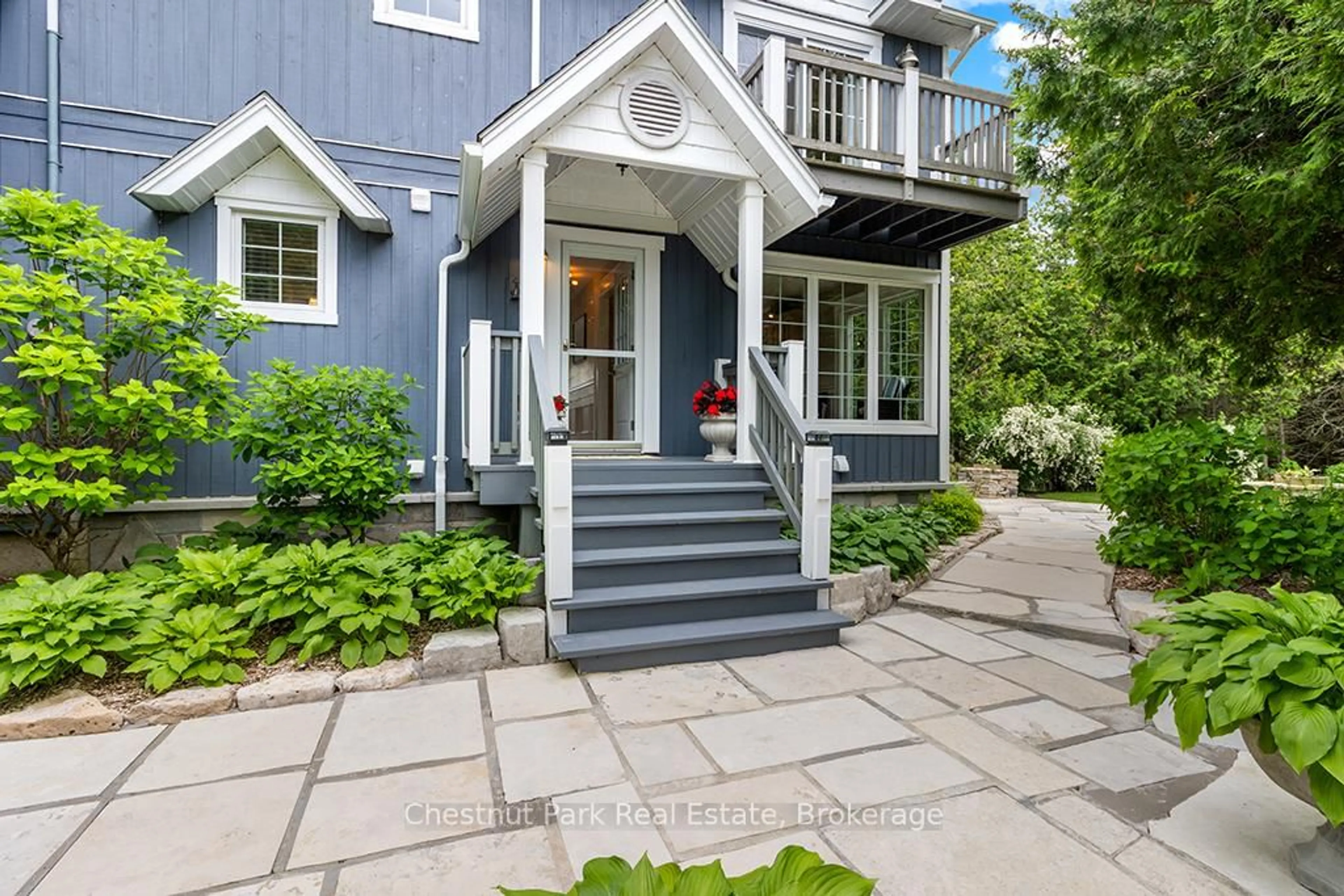 Indoor entryway for 127 Pine Tree Harbour Rd, Northern Bruce Peninsula Ontario N0H 1Z0