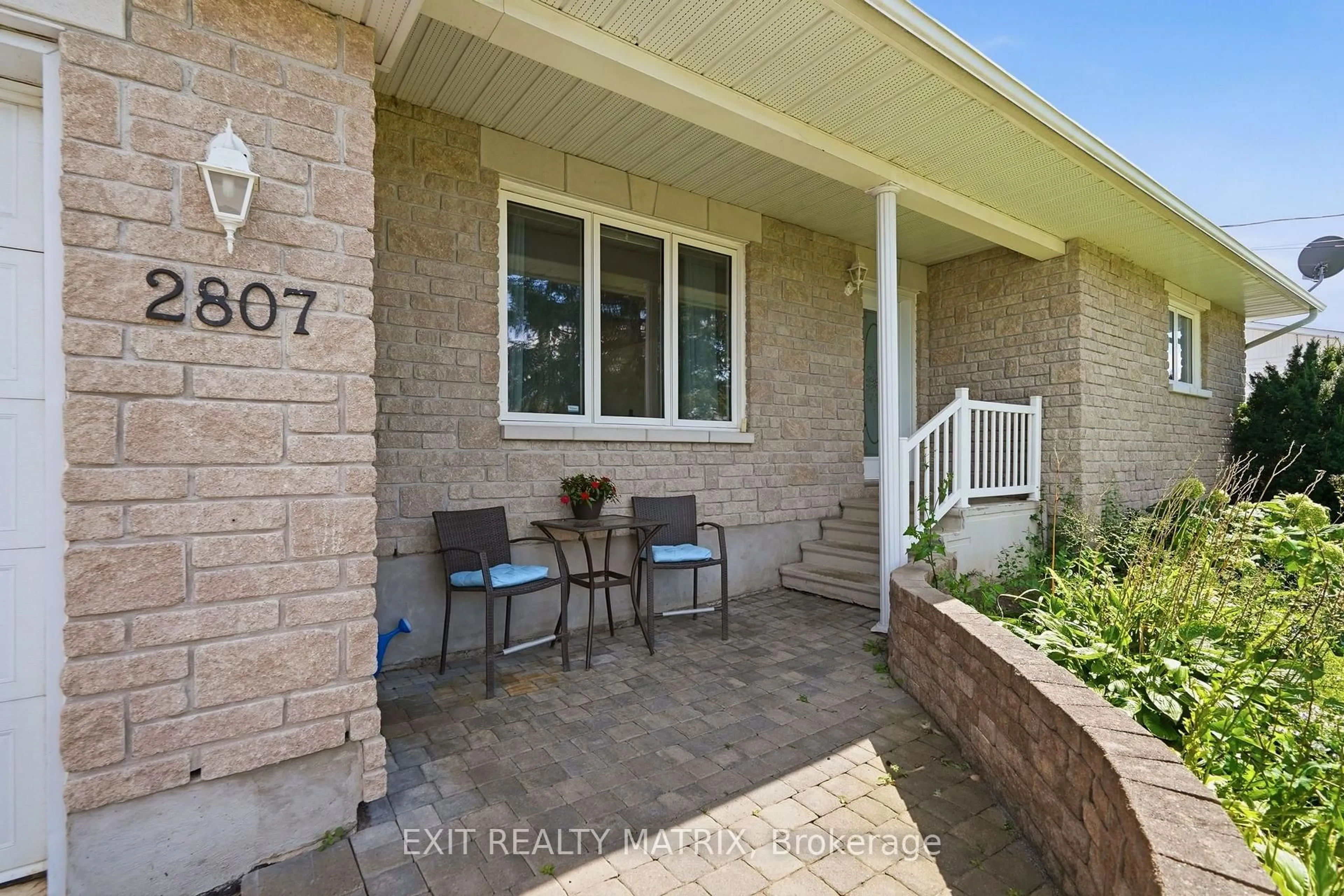 Home with brick exterior material, street for 2807 Leonard St, Clarence-Rockland Ontario K4K 1A4
