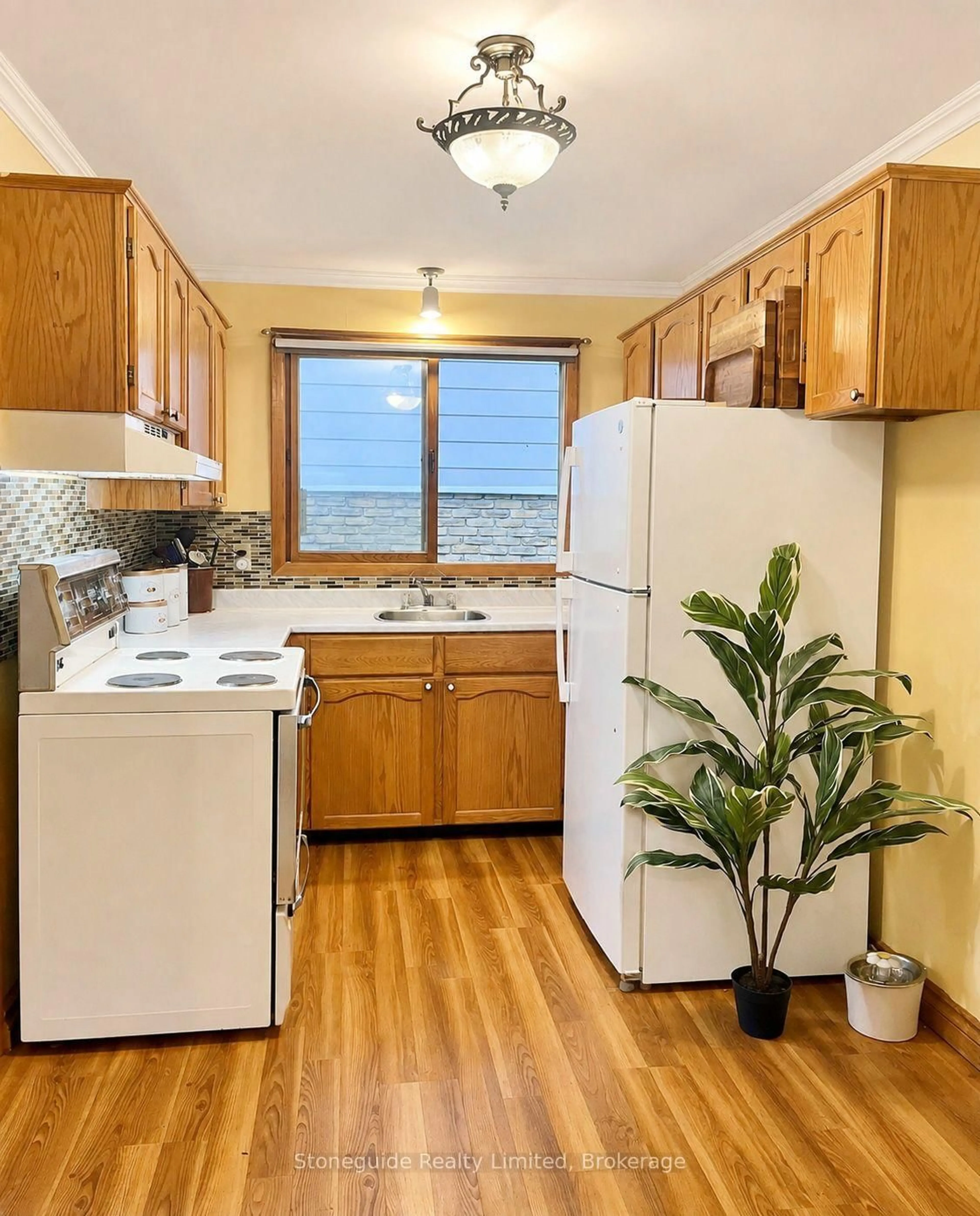 Standard kitchen, unknown for 1139 Danita Blvd, Peterborough Ontario K9J 7J9