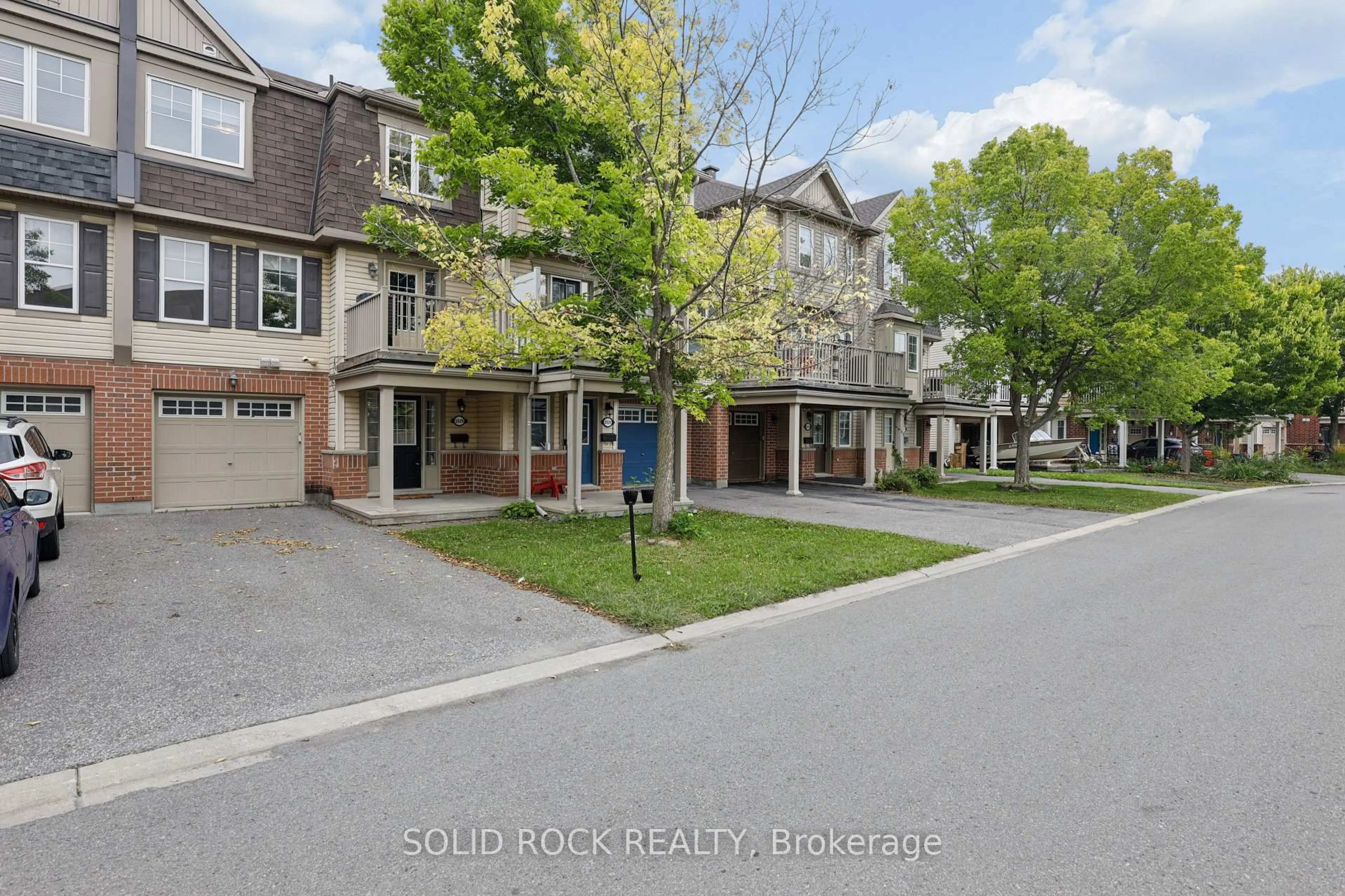 A pic from outside/outdoor area/front of a property/back of a property/a pic from drone, street for 2529 Waterlilly Way, Ottawa Ontario K2J 0K2