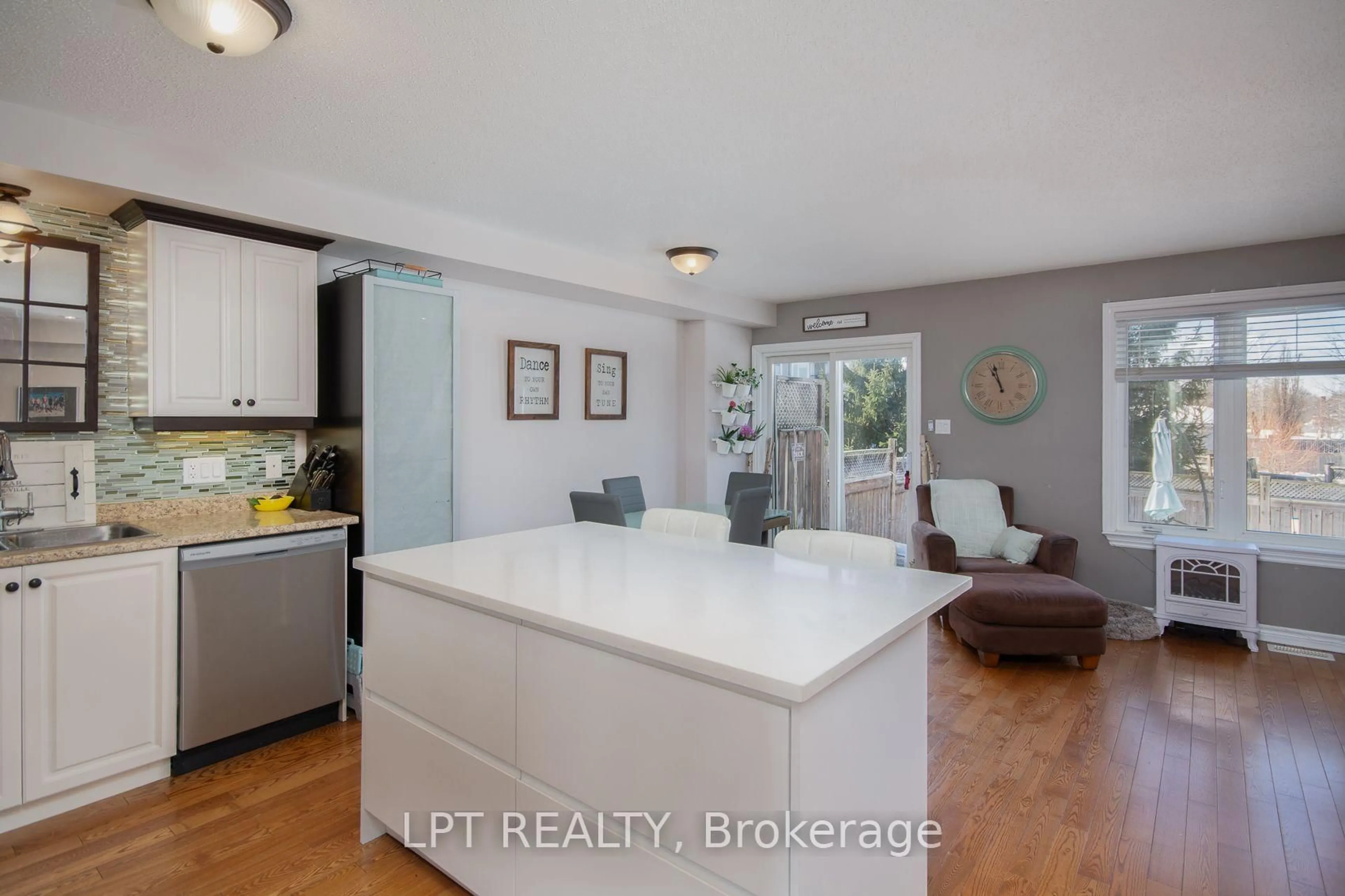 Open concept kitchen, unknown for 84 Raina Way, North Grenville Ontario K0G 1J0