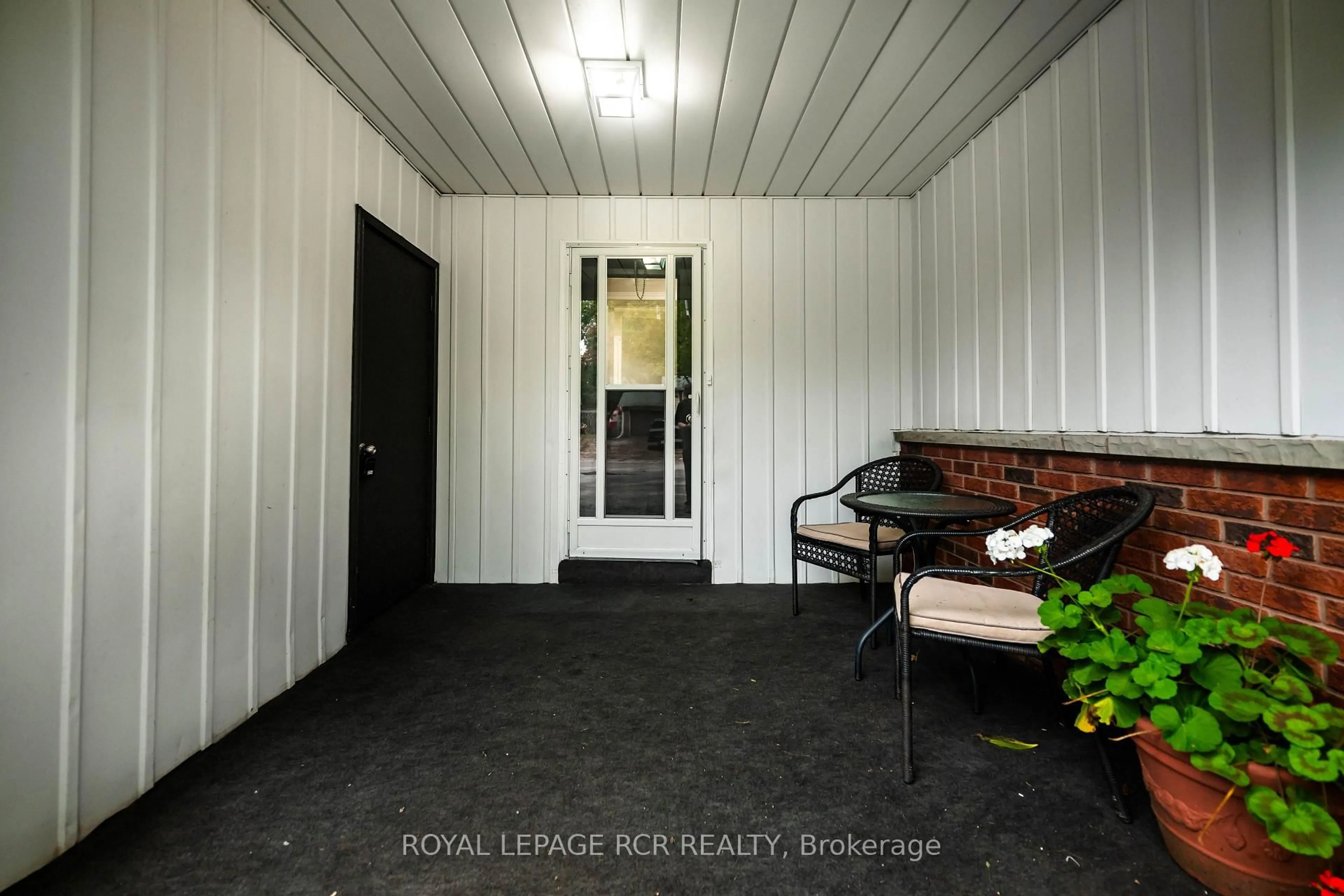 Indoor entryway for 427 Pineview Gdns, Shelburne Ontario L9V 3A2