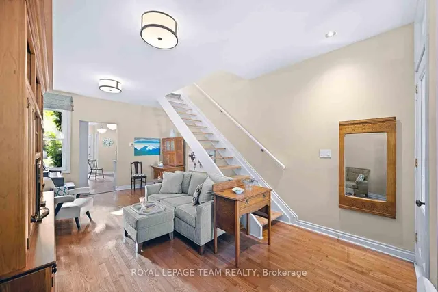 236 Cathcart St, Ottawa 5