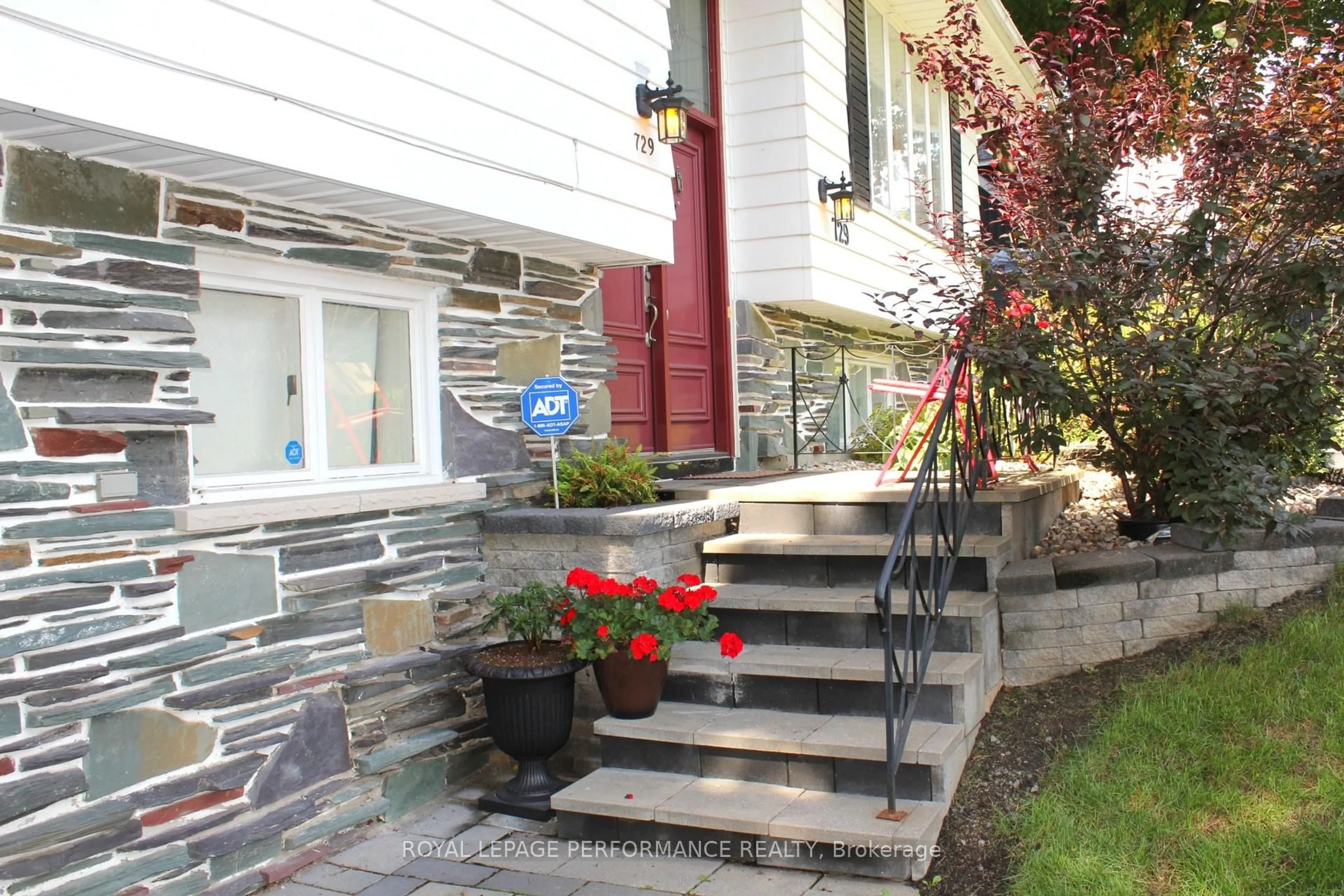 Unknown for 729 Iroquois Dr, Cornwall Ontario K6H 5C6