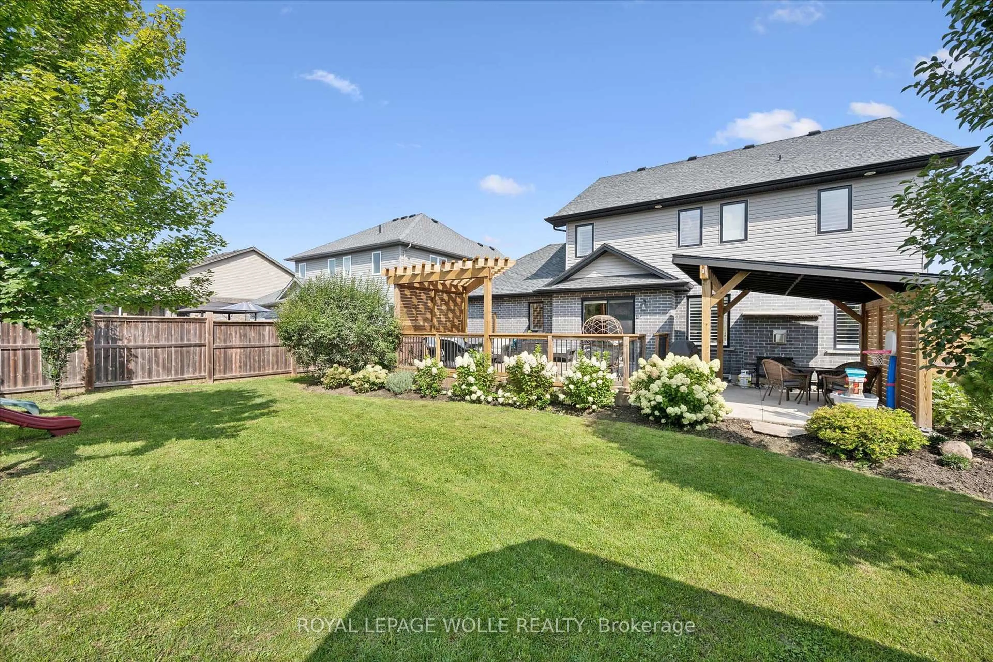 A pic from outside/outdoor area/front of a property/back of a property/a pic from drone, street for 63 Curtis St, East Zorra-Tavistock Ontario N0J 1M0