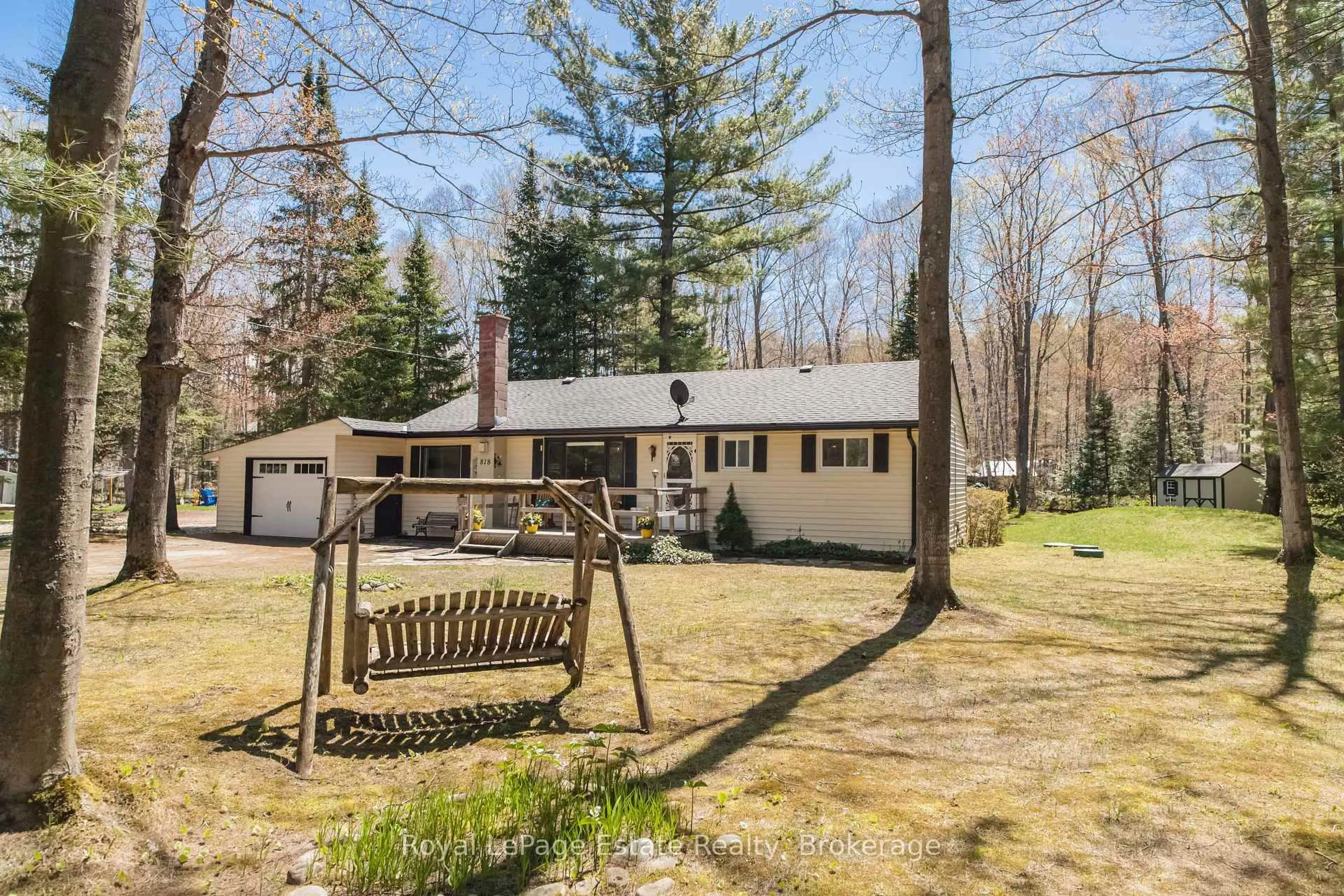 Patio, unknown for 818 Sixth St, South Bruce Peninsula Ontario N0H 2G0