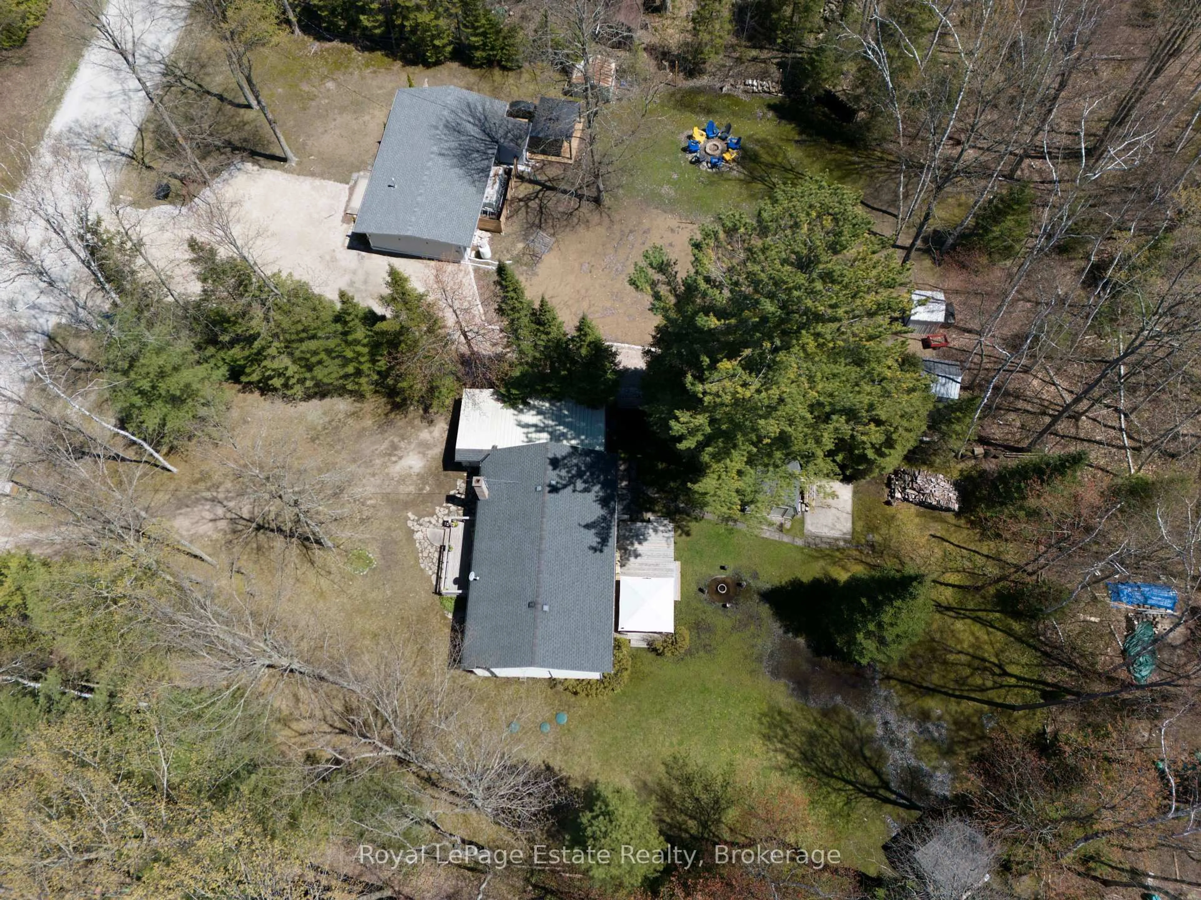 A pic from outside/outdoor area/front of a property/back of a property/a pic from drone, unknown for 818 Sixth St, South Bruce Peninsula Ontario N0H 2G0
