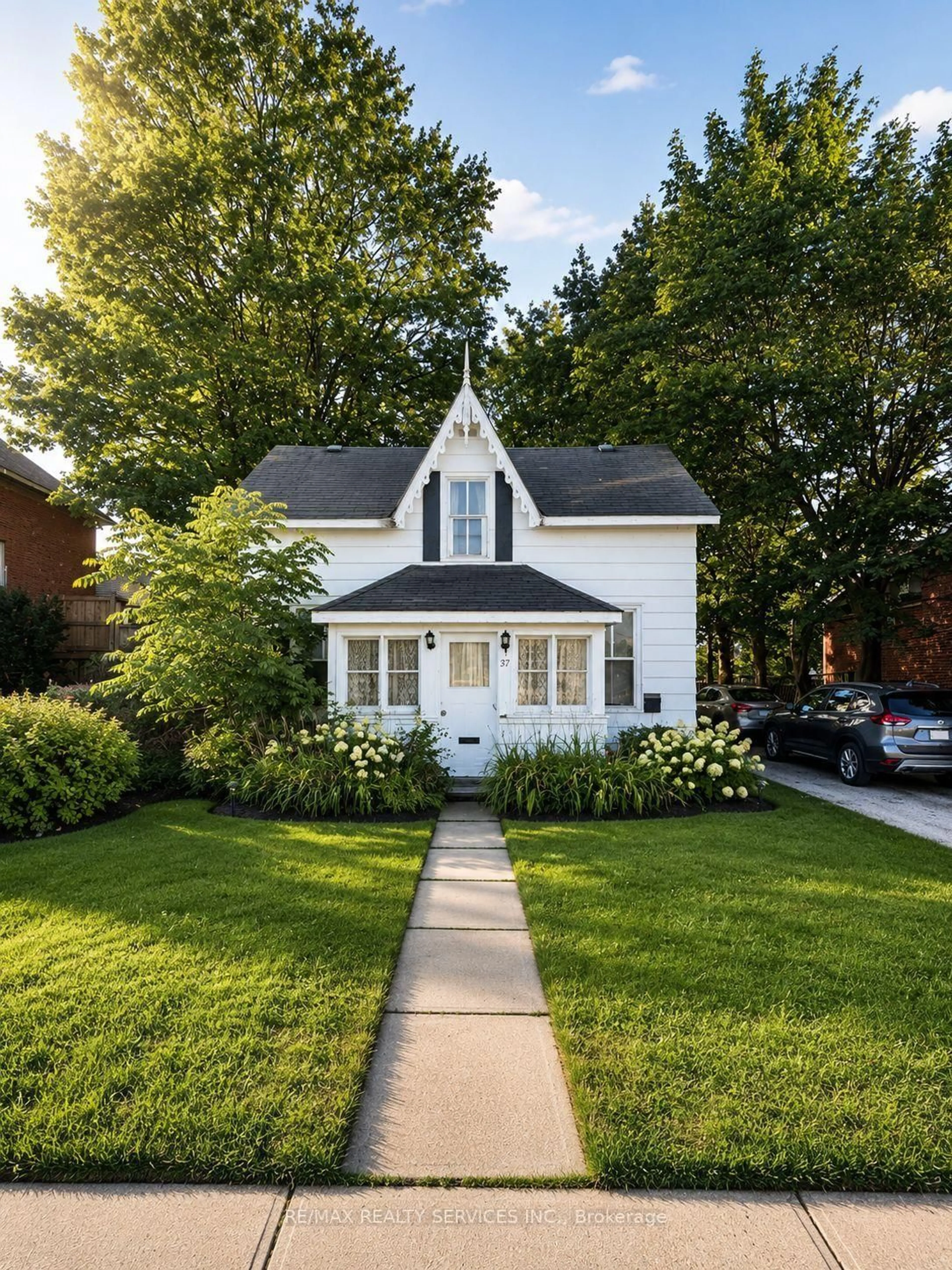 Home with brick exterior material, street for 787 10th St, Owen Sound Ontario N4K 1T2