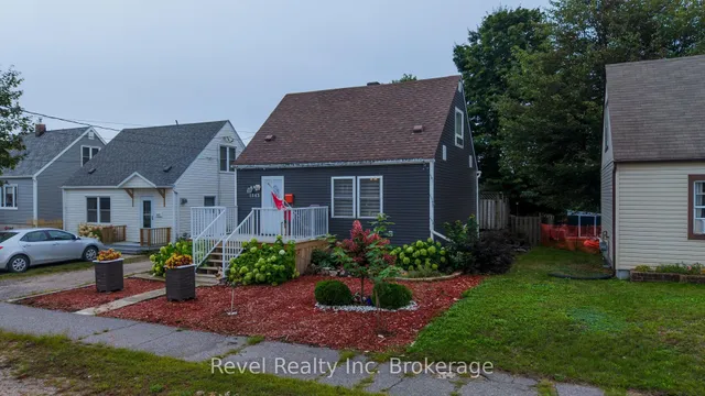 1343 Copeland St, North Bay 1