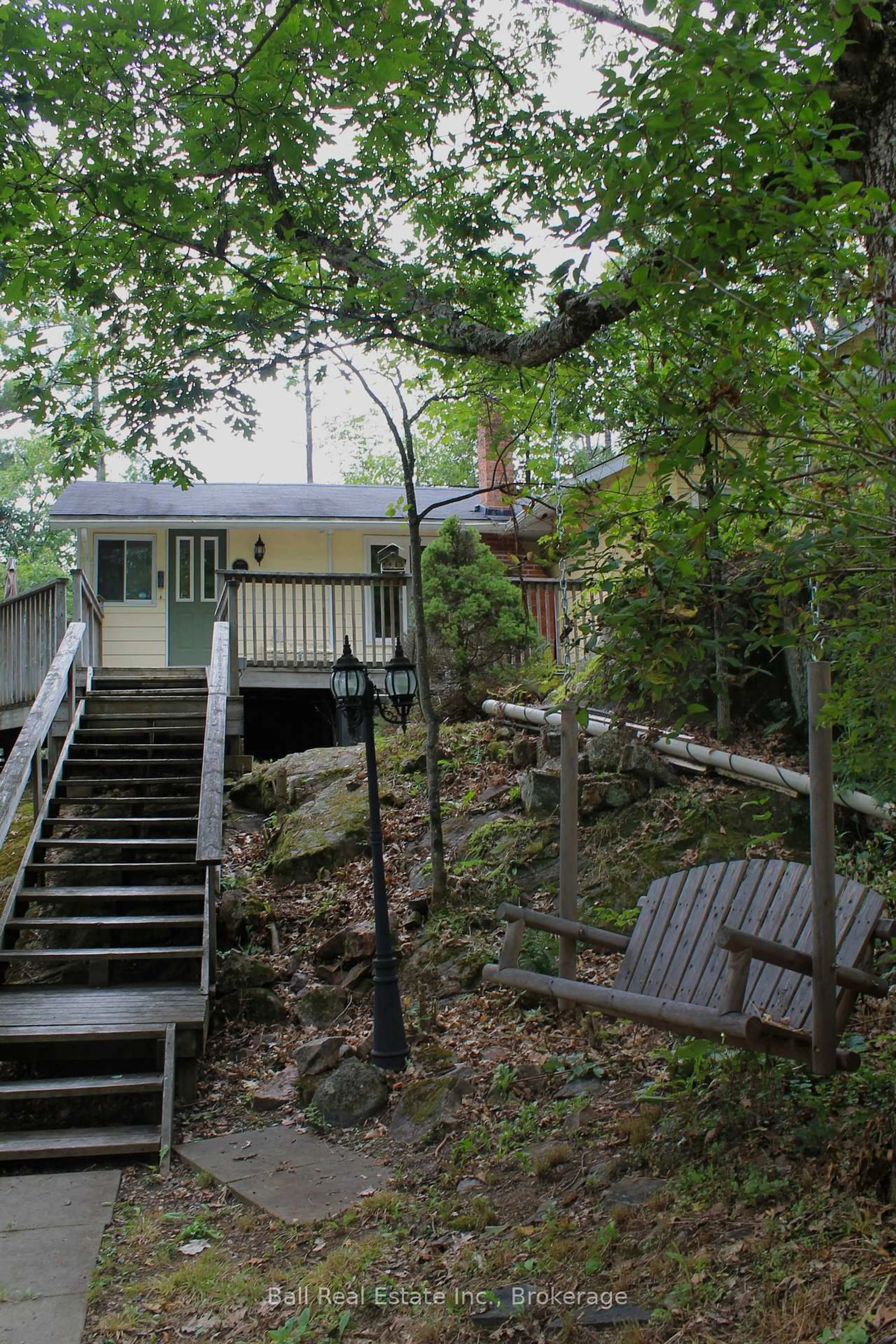 Stairs for 3559 Harbour Point Lane, Selwyn Ontario K0L 2H0