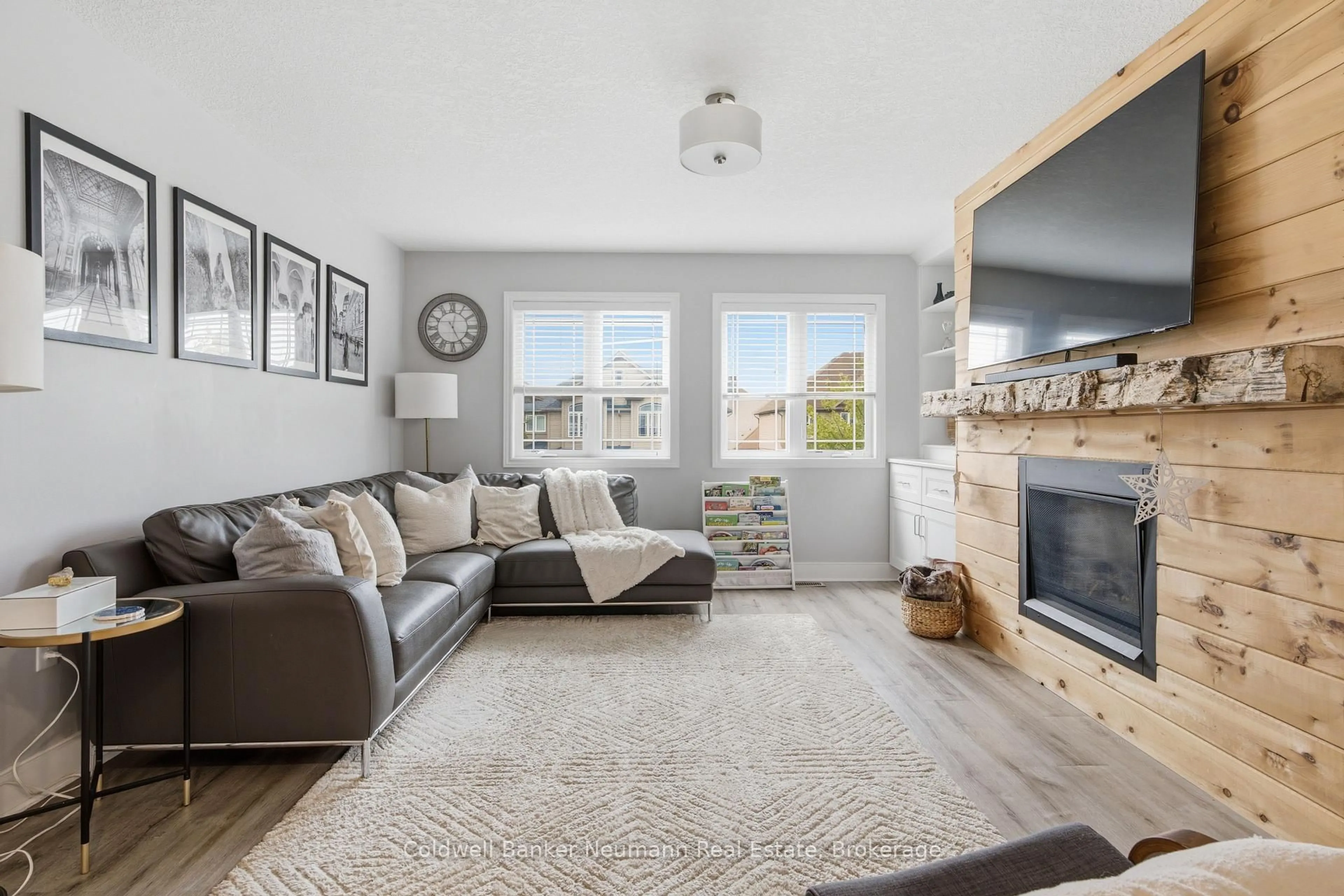 Living room with furniture, unknown for 110 Oakes Cres, Guelph Ontario N1E 0J5
