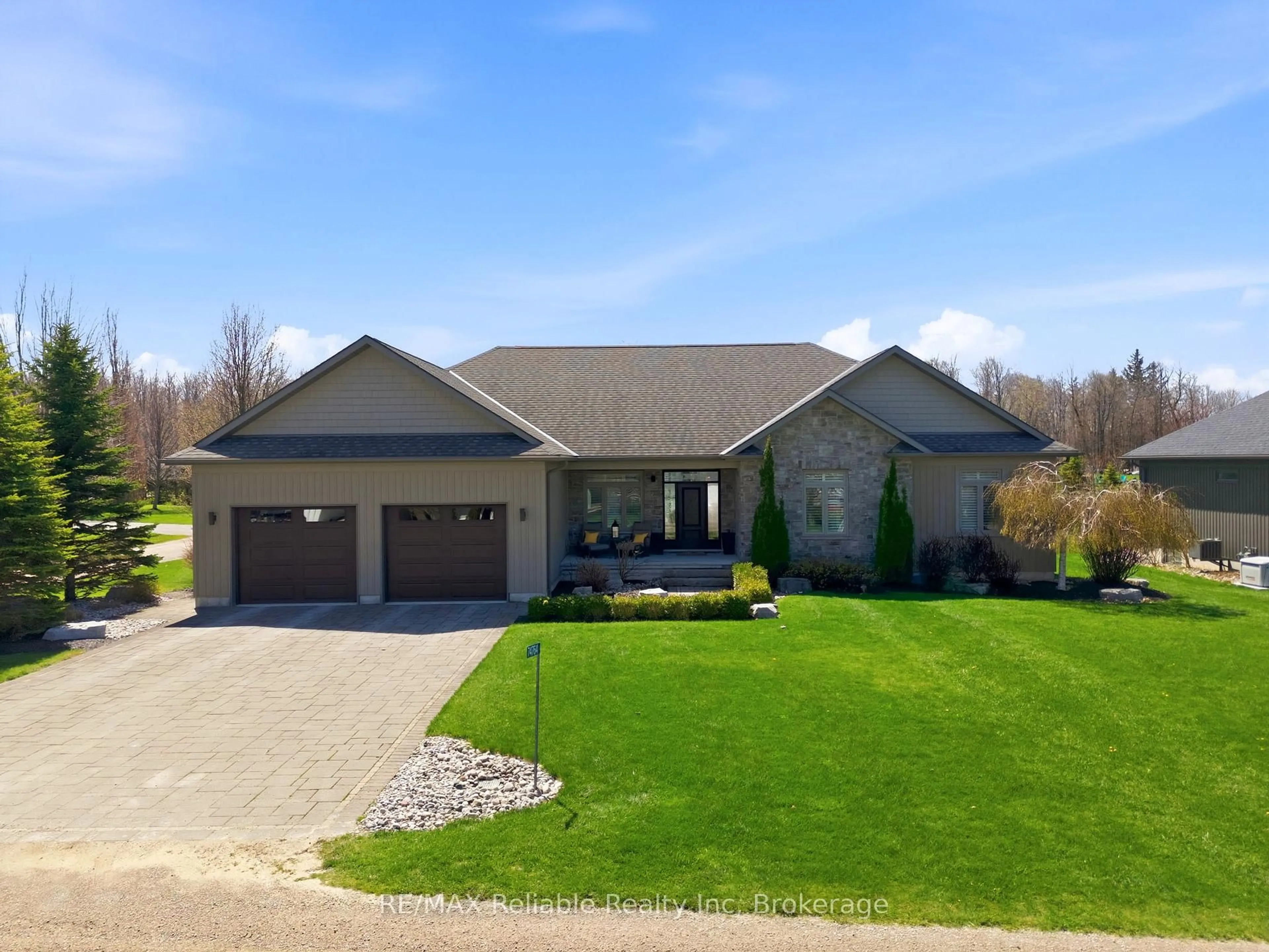 Unknown for 74764 Elm Cres, Bluewater Ontario N0M 1G0