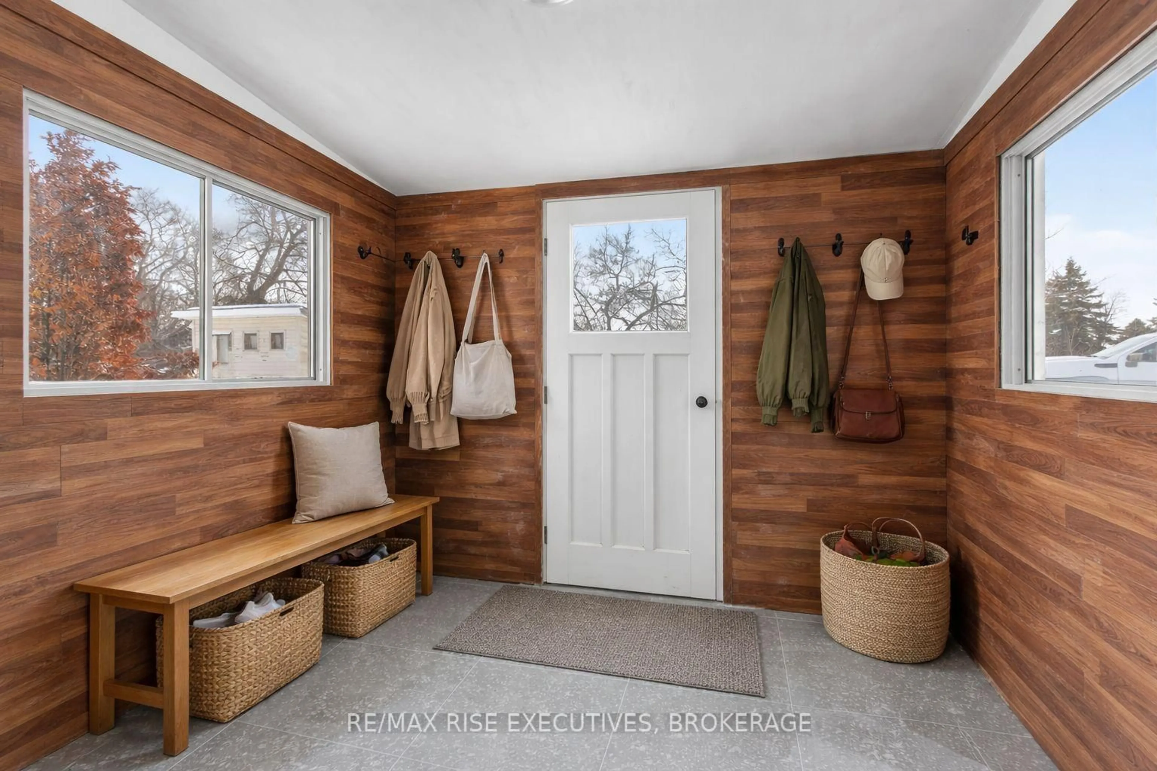 Indoor entryway for 750 Moira Rd, Stirling Ontario K0K 3E0
