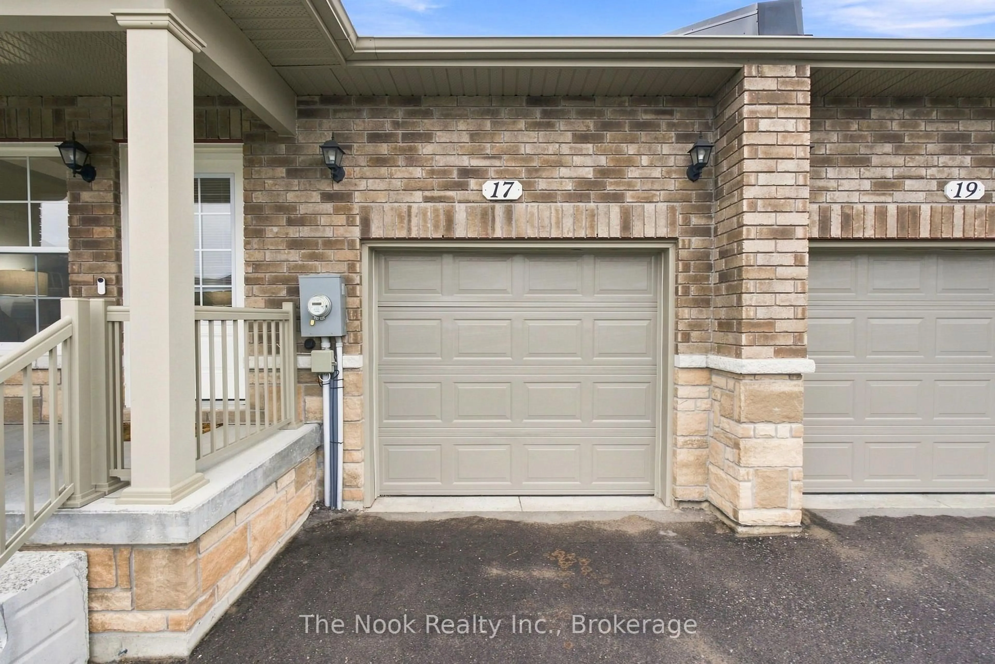 Indoor entryway for 17 Braeburn St, Brighton Ontario K0K 1H0