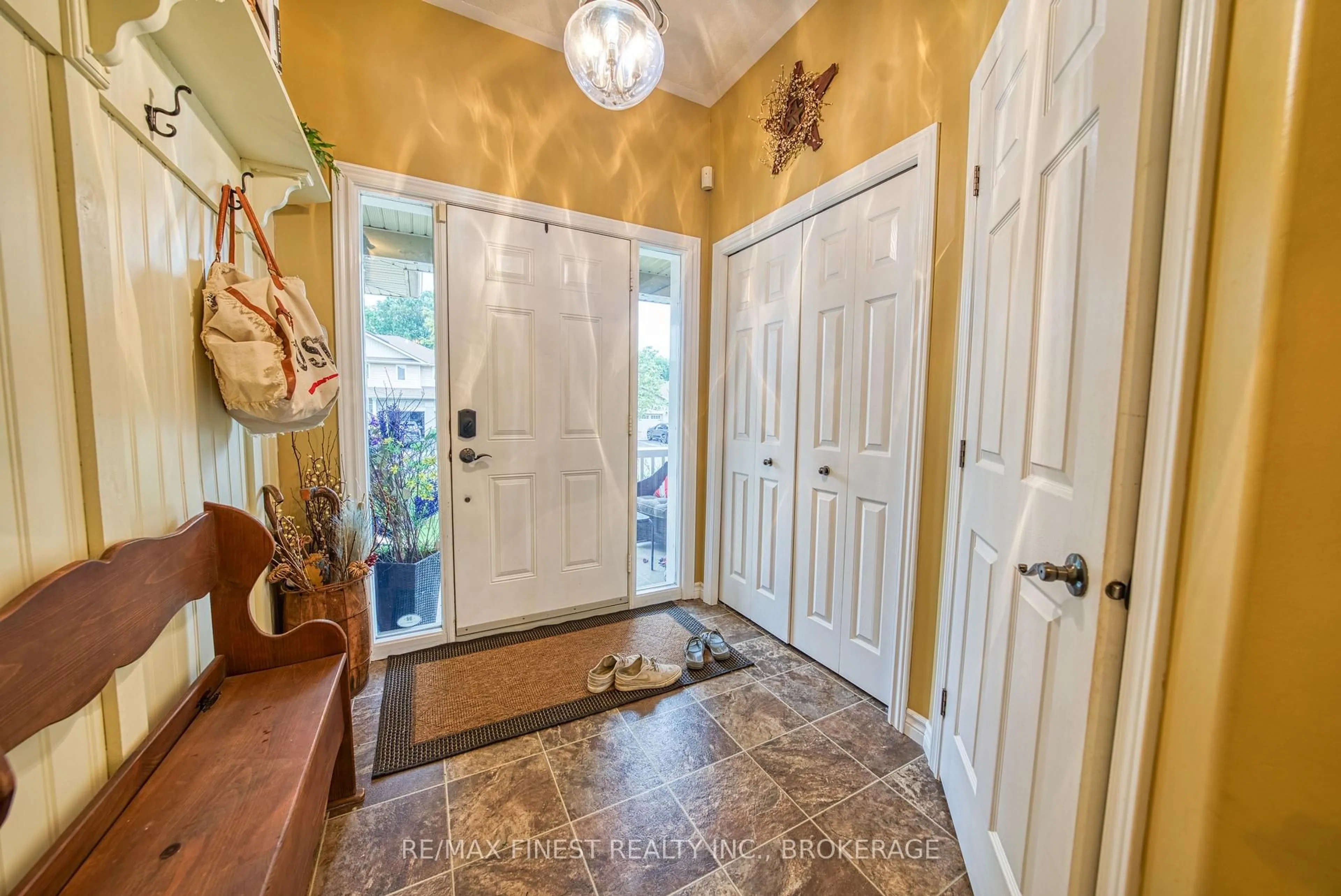 Indoor entryway for 108 Mcdonough Cres, Loyalist Ontario K7N 0A4