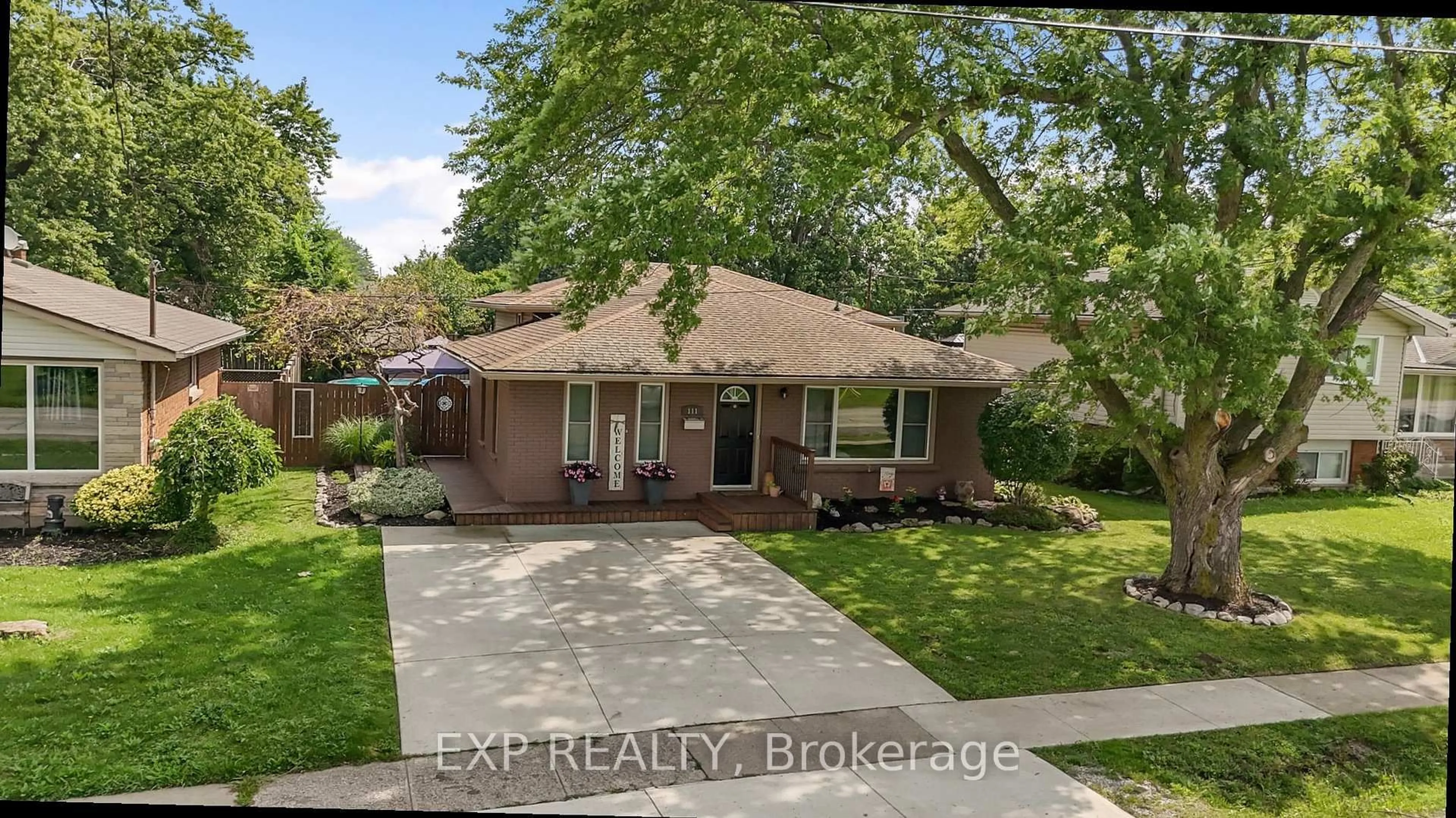 Home with brick exterior material, street for 111 Concession Rd, Fort Erie Ontario L2A 4G7