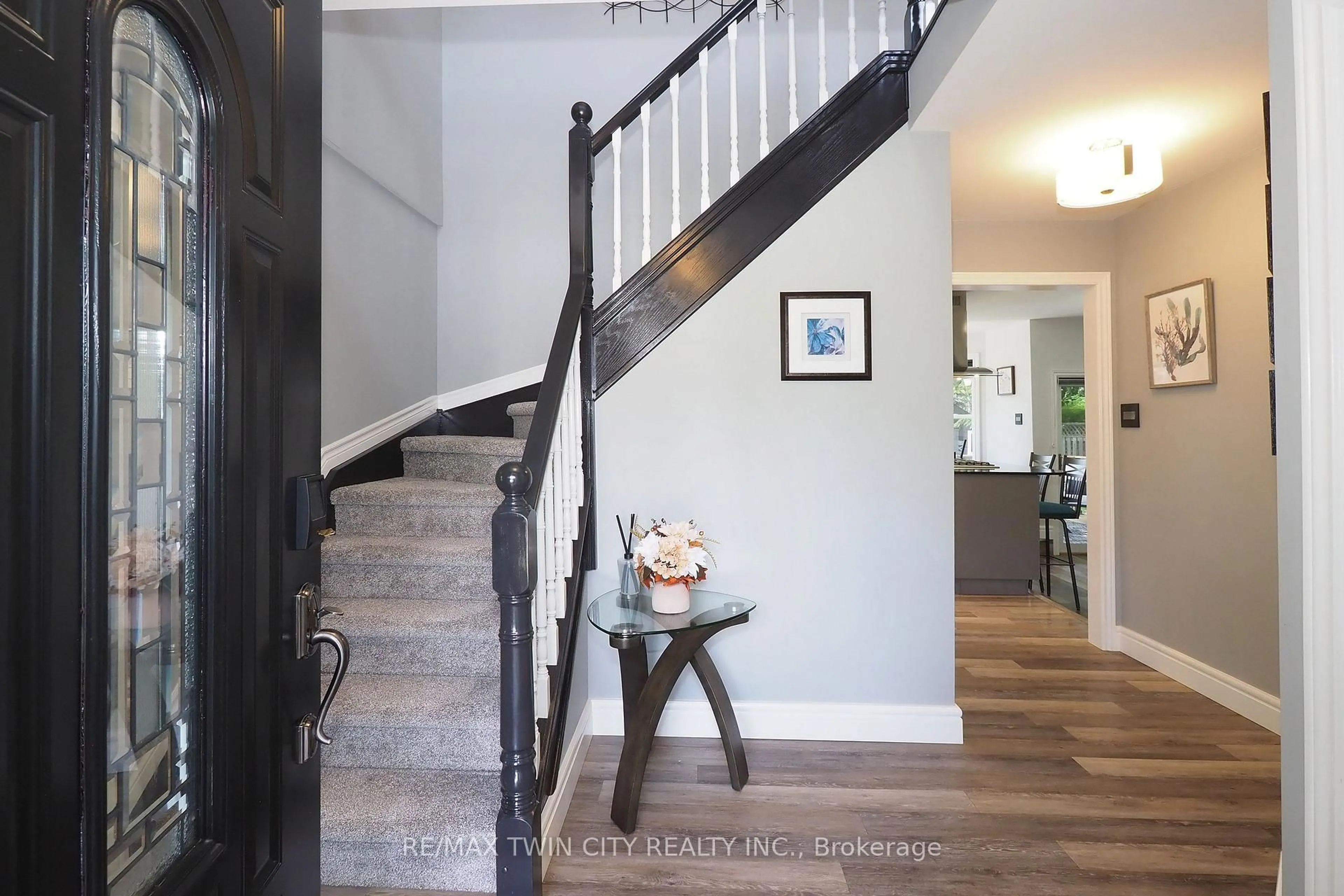 Indoor entryway for 324 Cooper St, Cambridge Ontario N3C 3X8
