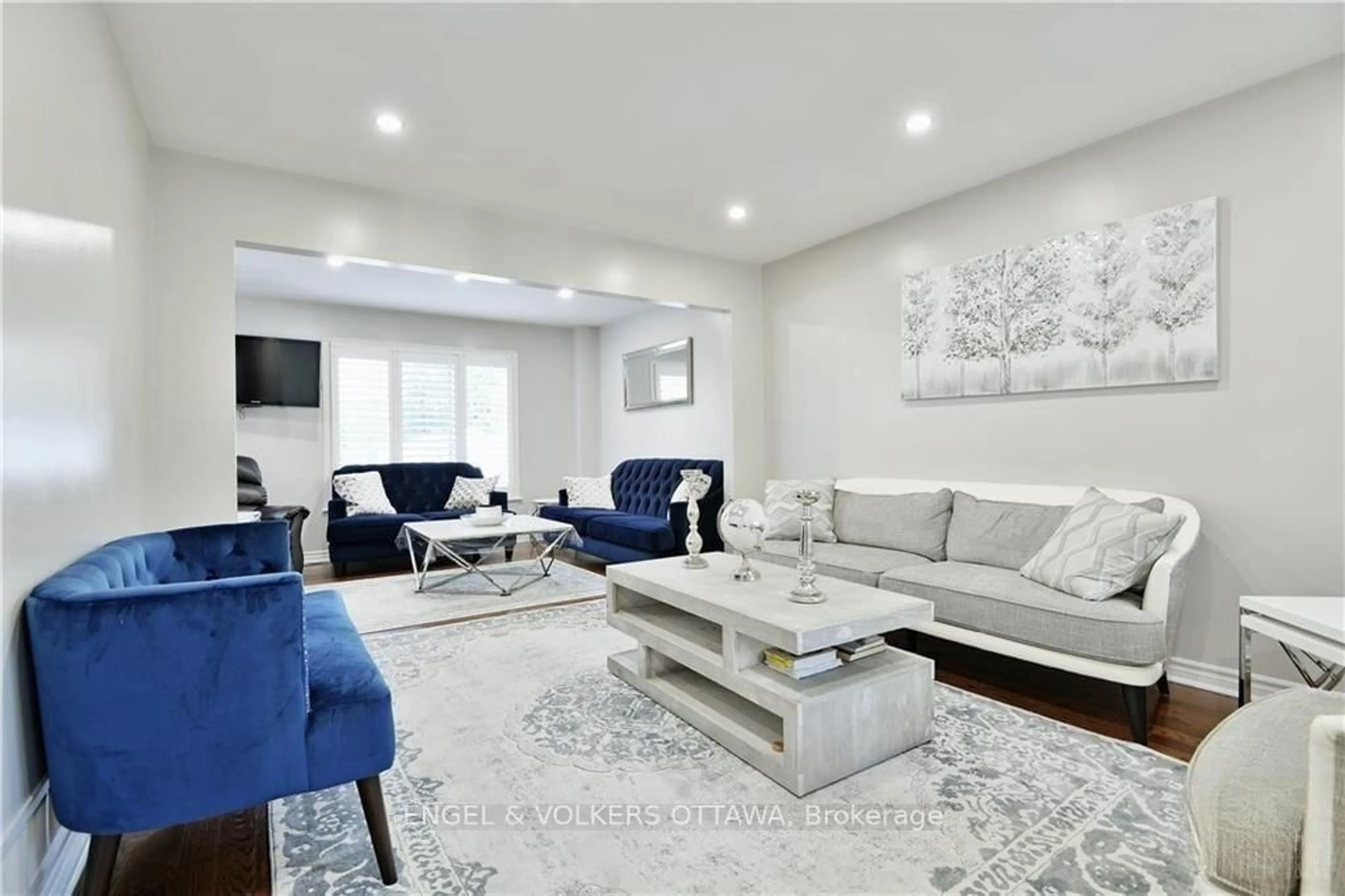 Living room with furniture, unknown for 13 Picasso Dr, Ottawa Ontario K1G 5S9