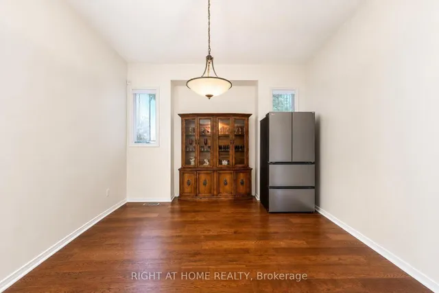 27 Thoroughbred Blvd, Hamilton 5