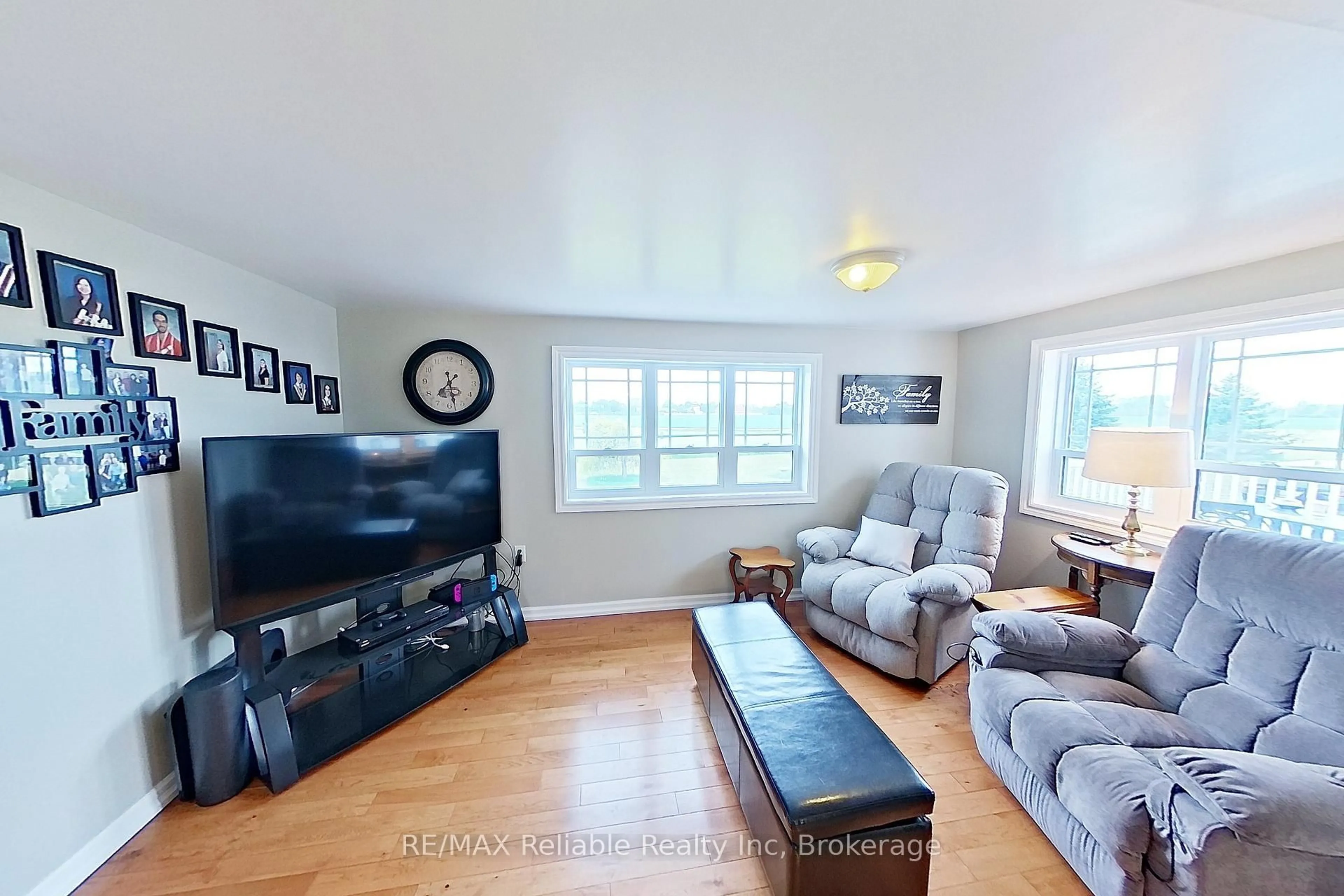 Living room with furniture, unknown for 73053 Bluewater Highway, Bluewater Ontario N0M 2T0
