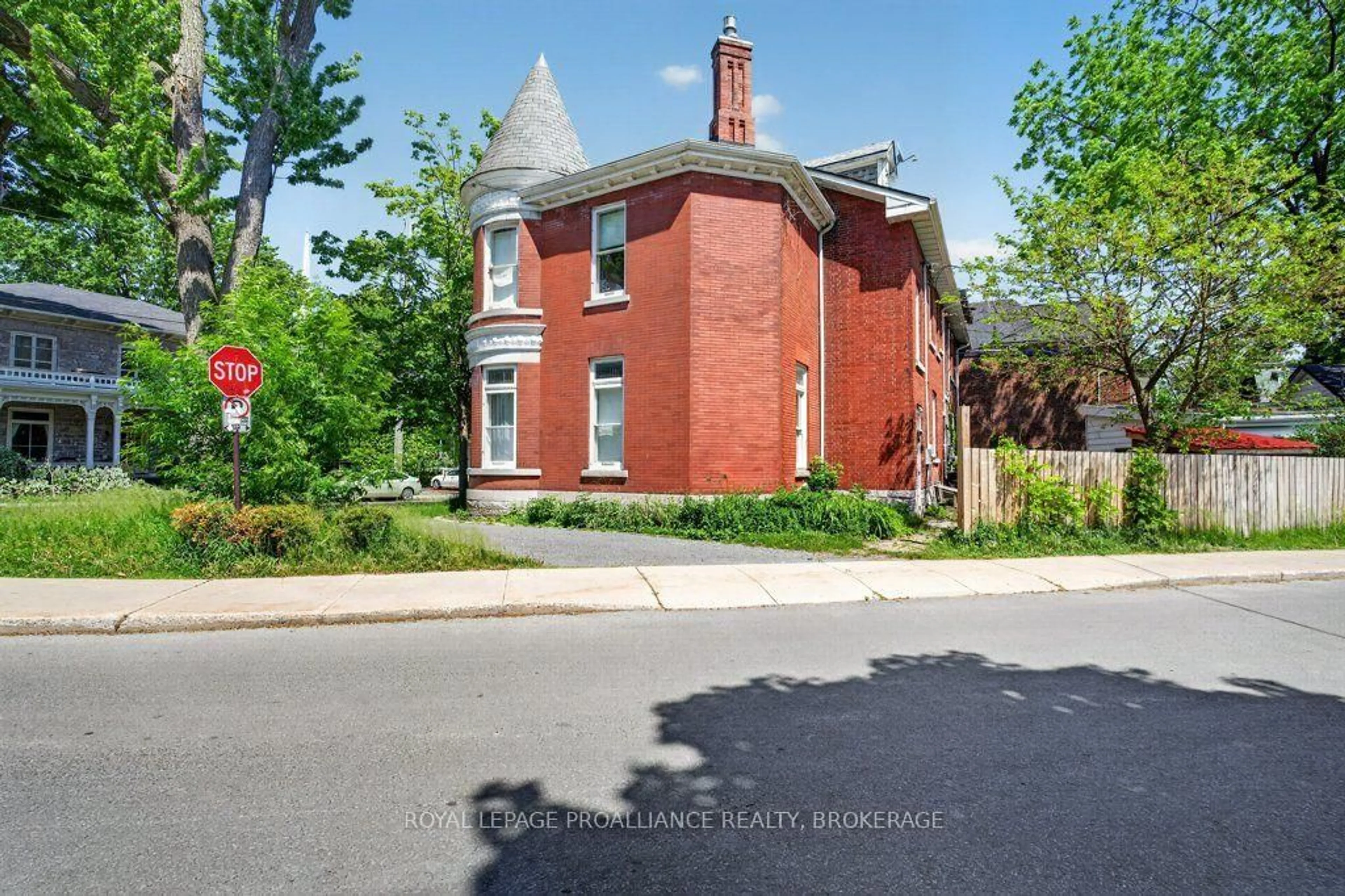 Home with brick exterior material, street for 162 Earl St, Kingston Ontario K7L 2H2