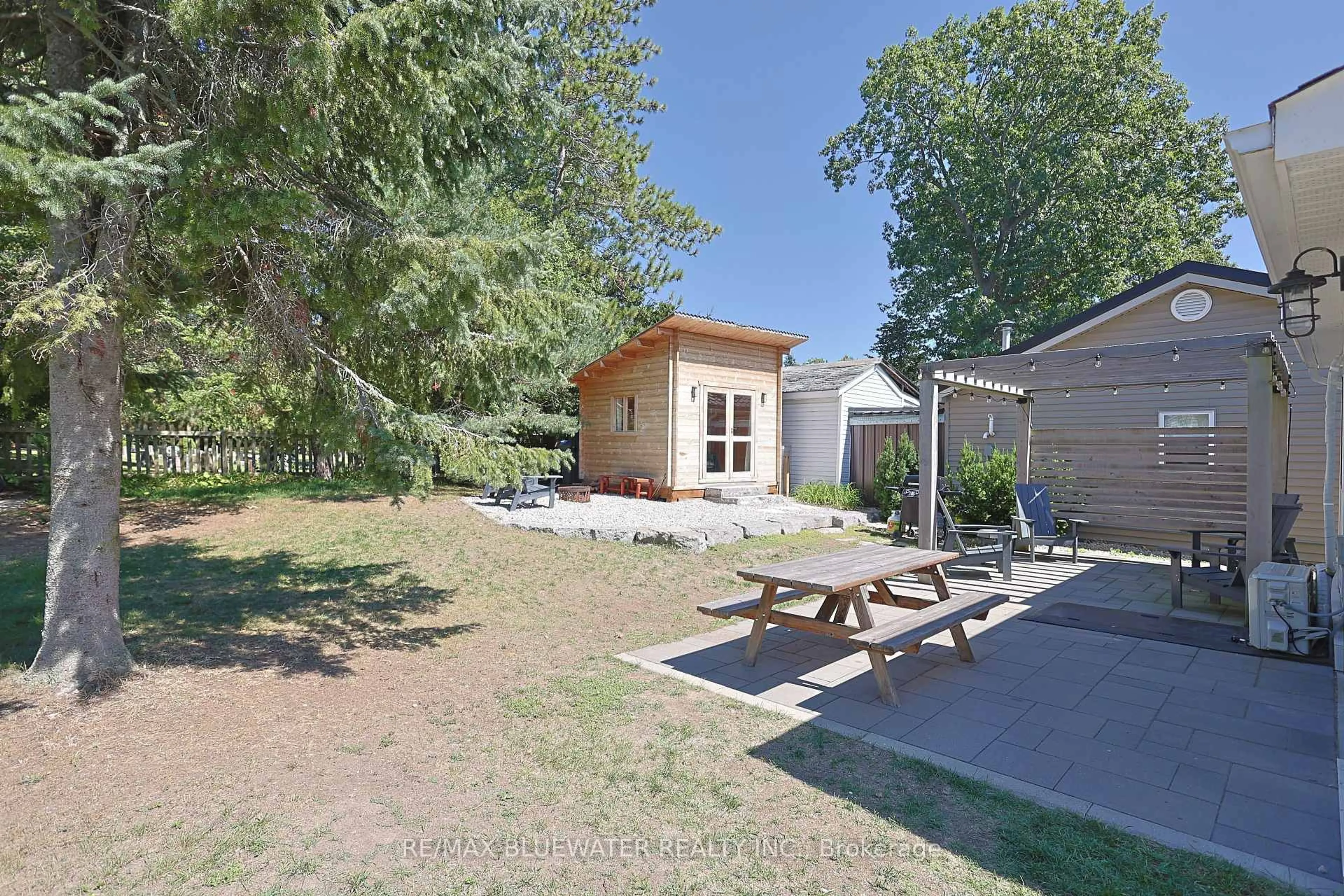Patio, street for 27 Oak St, Lambton Shores Ontario N0M 1T0