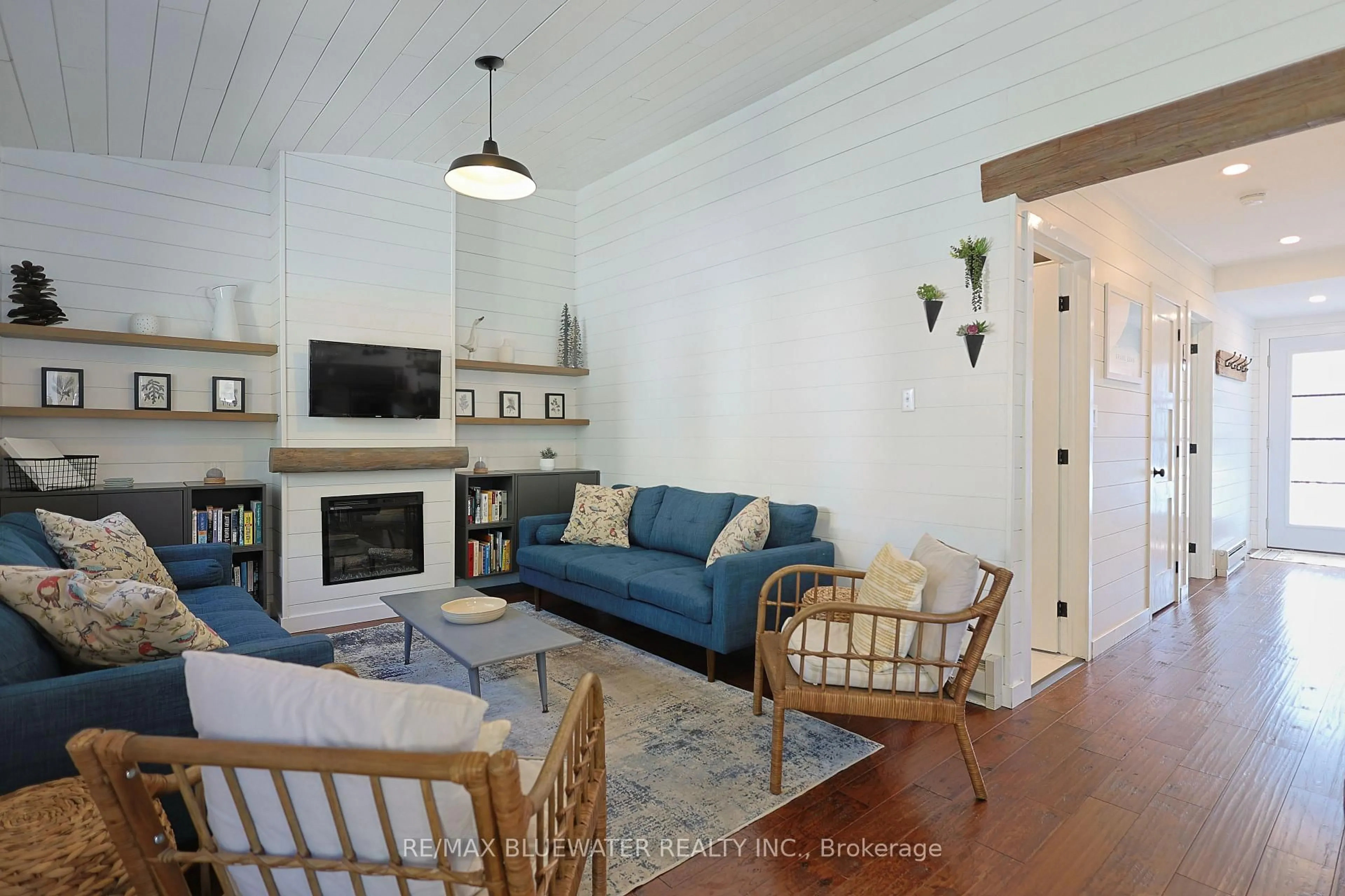 Living room with furniture, unknown for 27 Oak St, Lambton Shores Ontario N0M 1T0