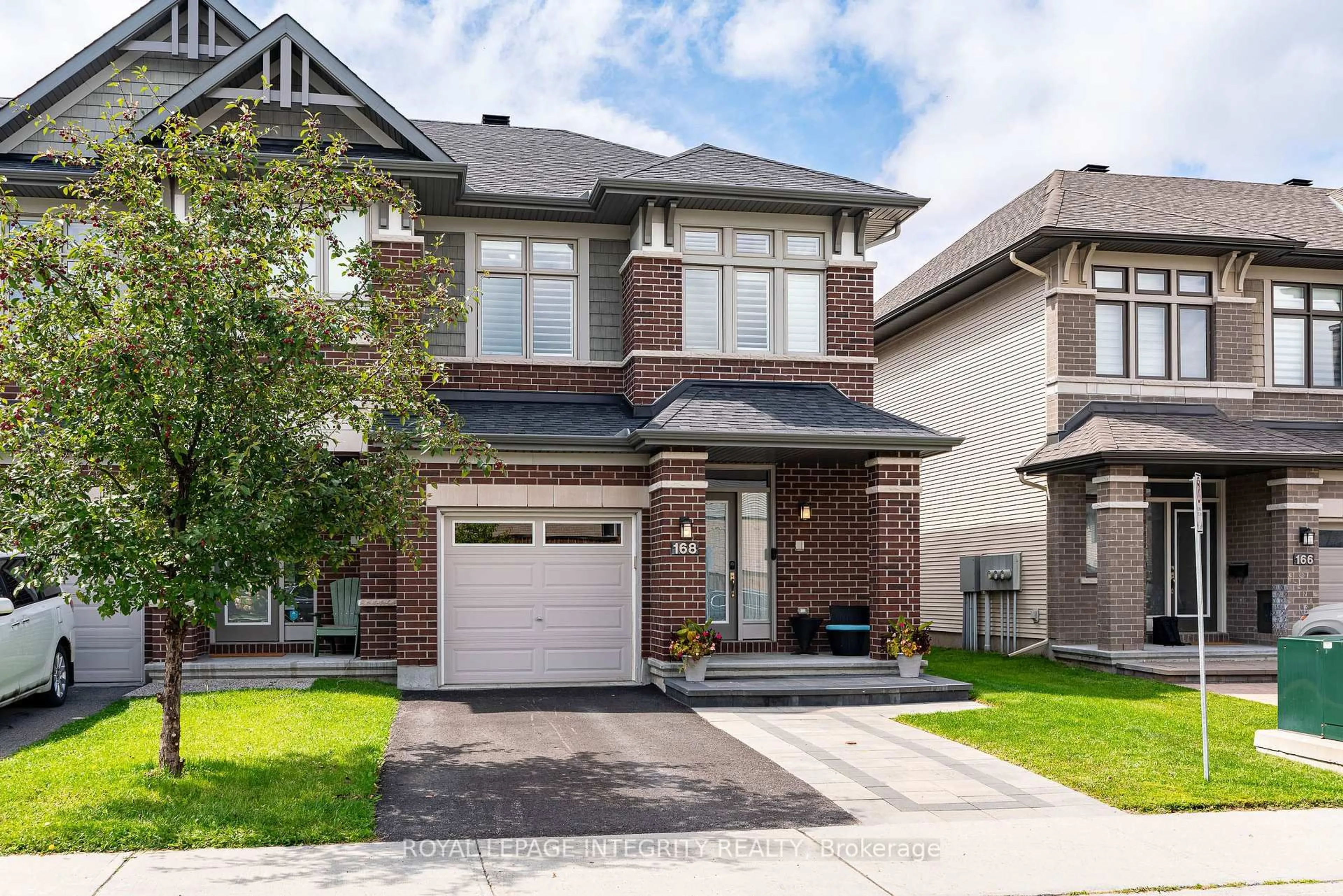 Home with brick exterior material, street for 168 Larimar Circ, Ottawa Ontario K1X 0B6
