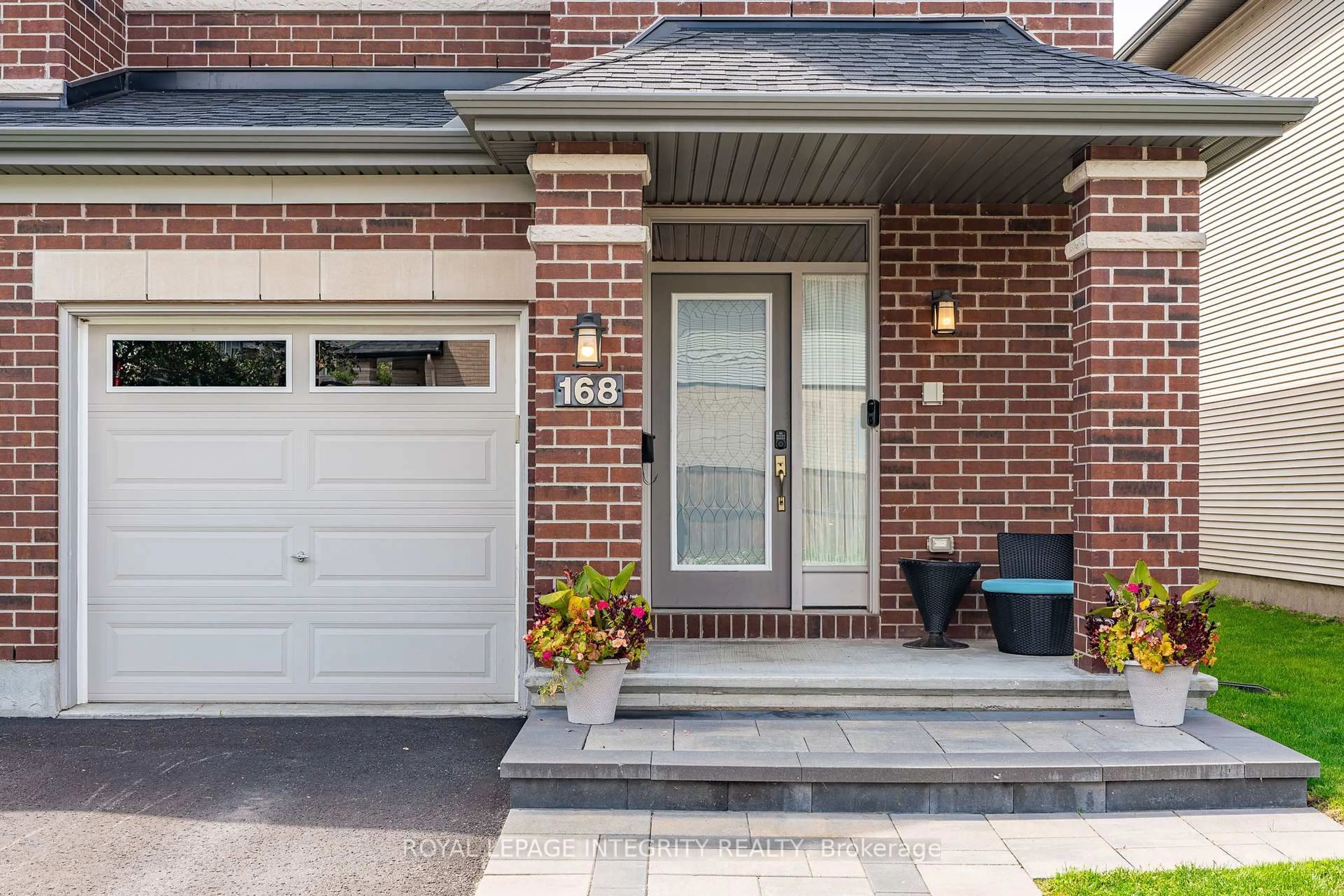 Home with brick exterior material, street for 168 Larimar Circ, Ottawa Ontario K1X 0B6