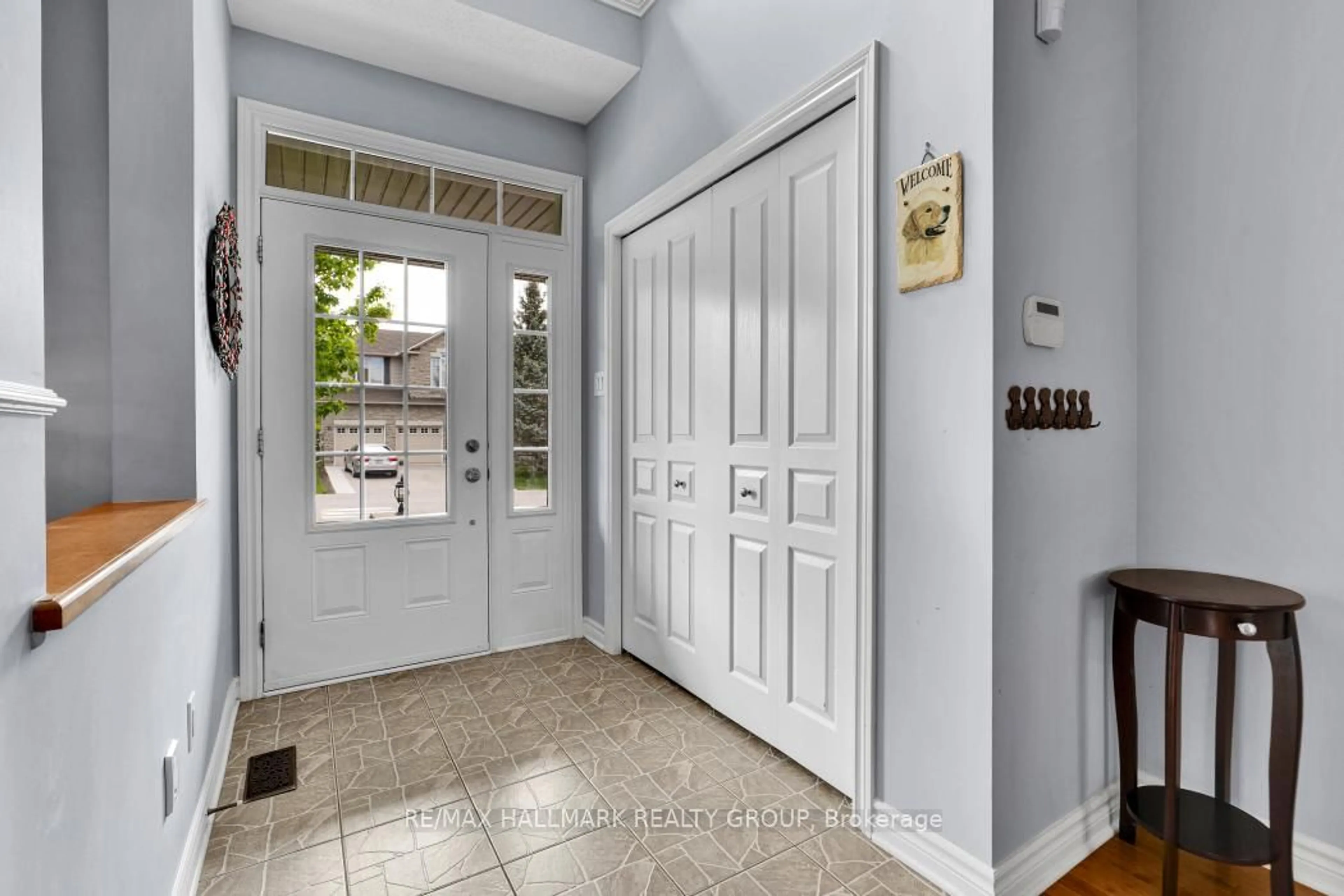 Indoor entryway for 151 Charlie's Lane, Carp Ontario K0A 1L0
