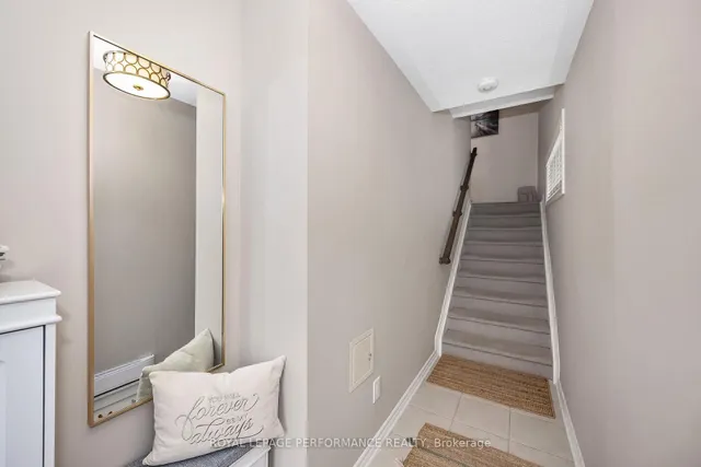 547 Ozawa Private, Ottawa 4