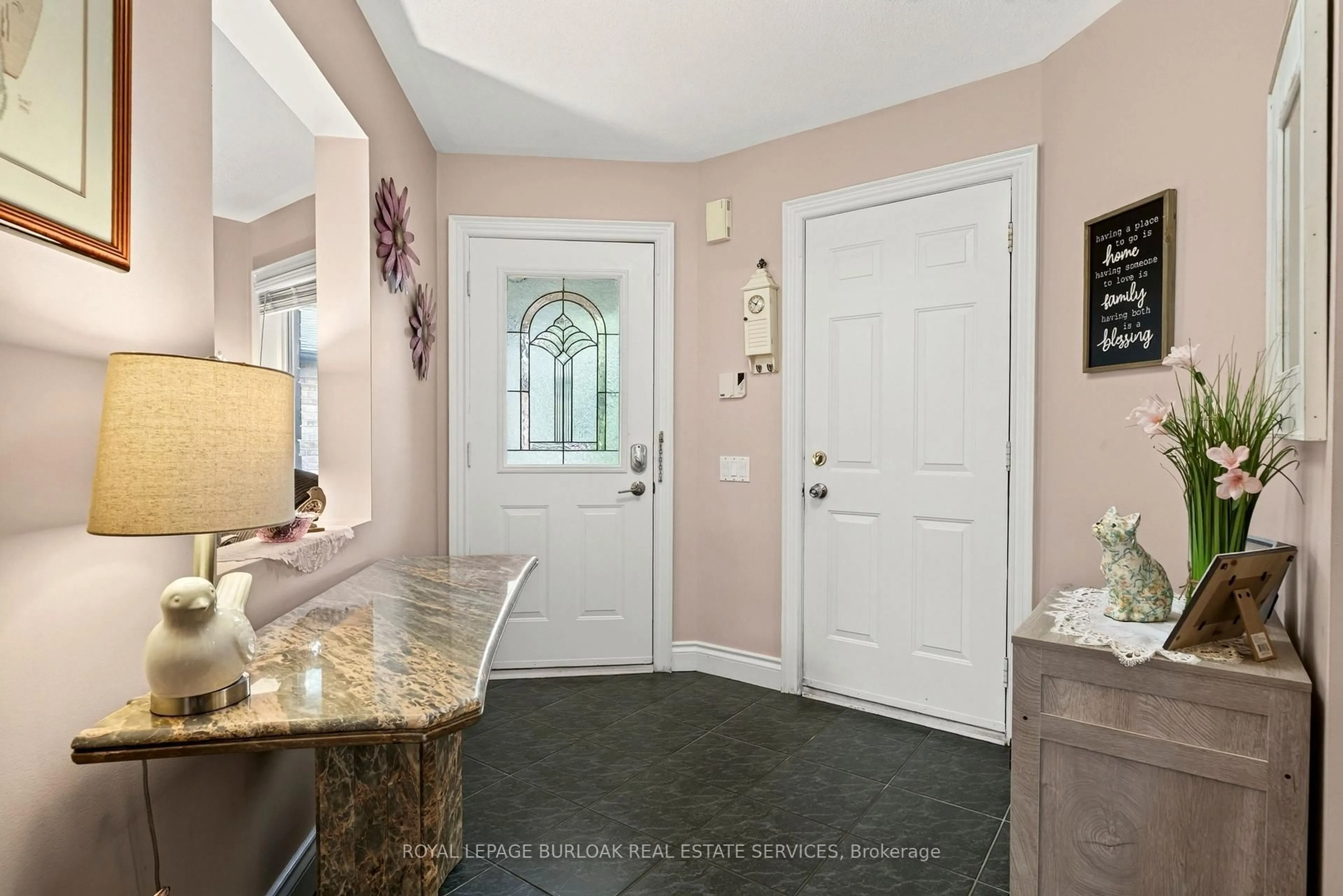 Indoor entryway for 31 Grindstone Way, Hamilton Ontario L9H 7B7