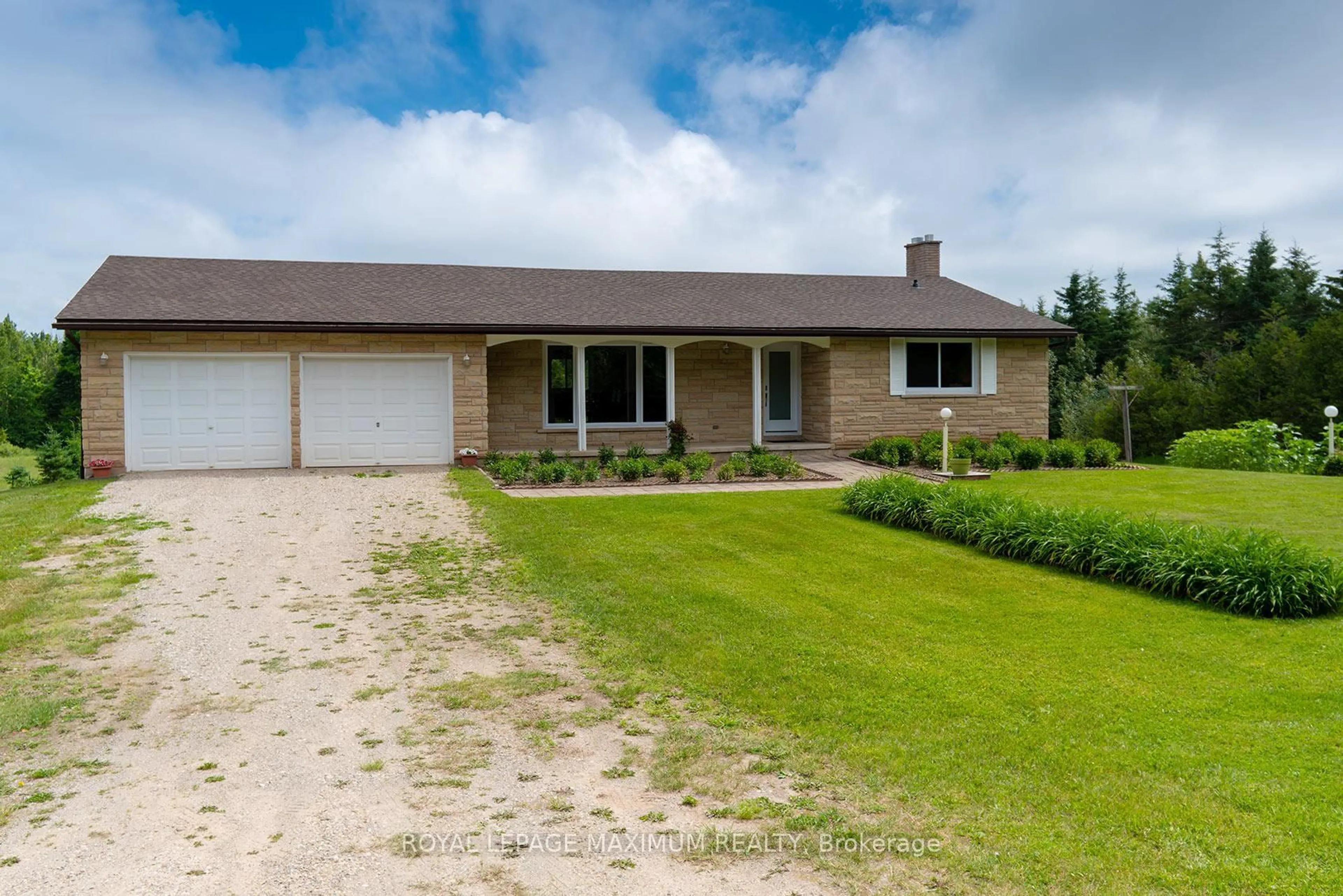 A pic from outside/outdoor area/front of a property/back of a property/a pic from drone, street for 5575 7 Line, Guelph/Eramosa Ontario N0B 2K0